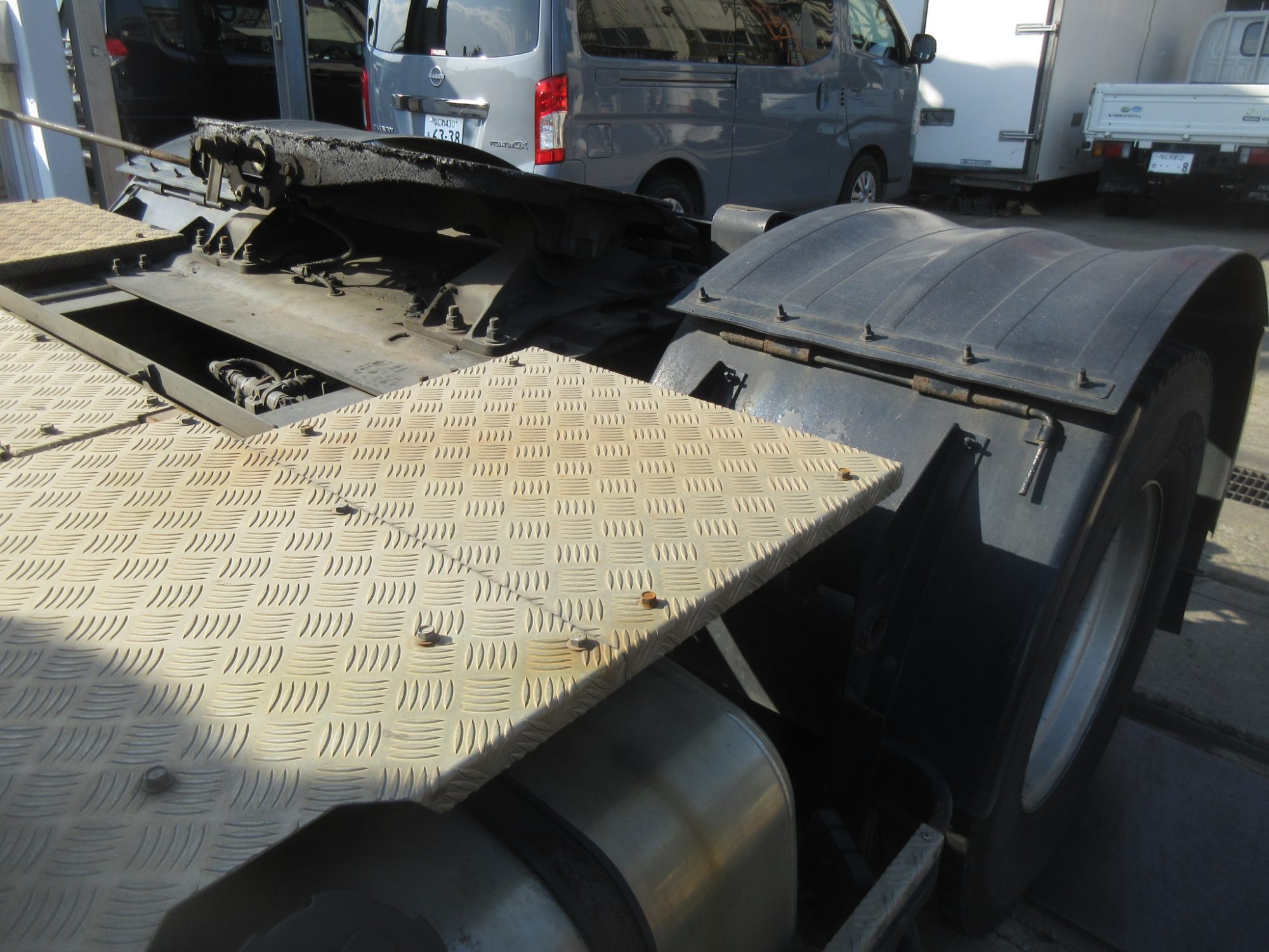 ポンプ付きハイルーフトラクタ