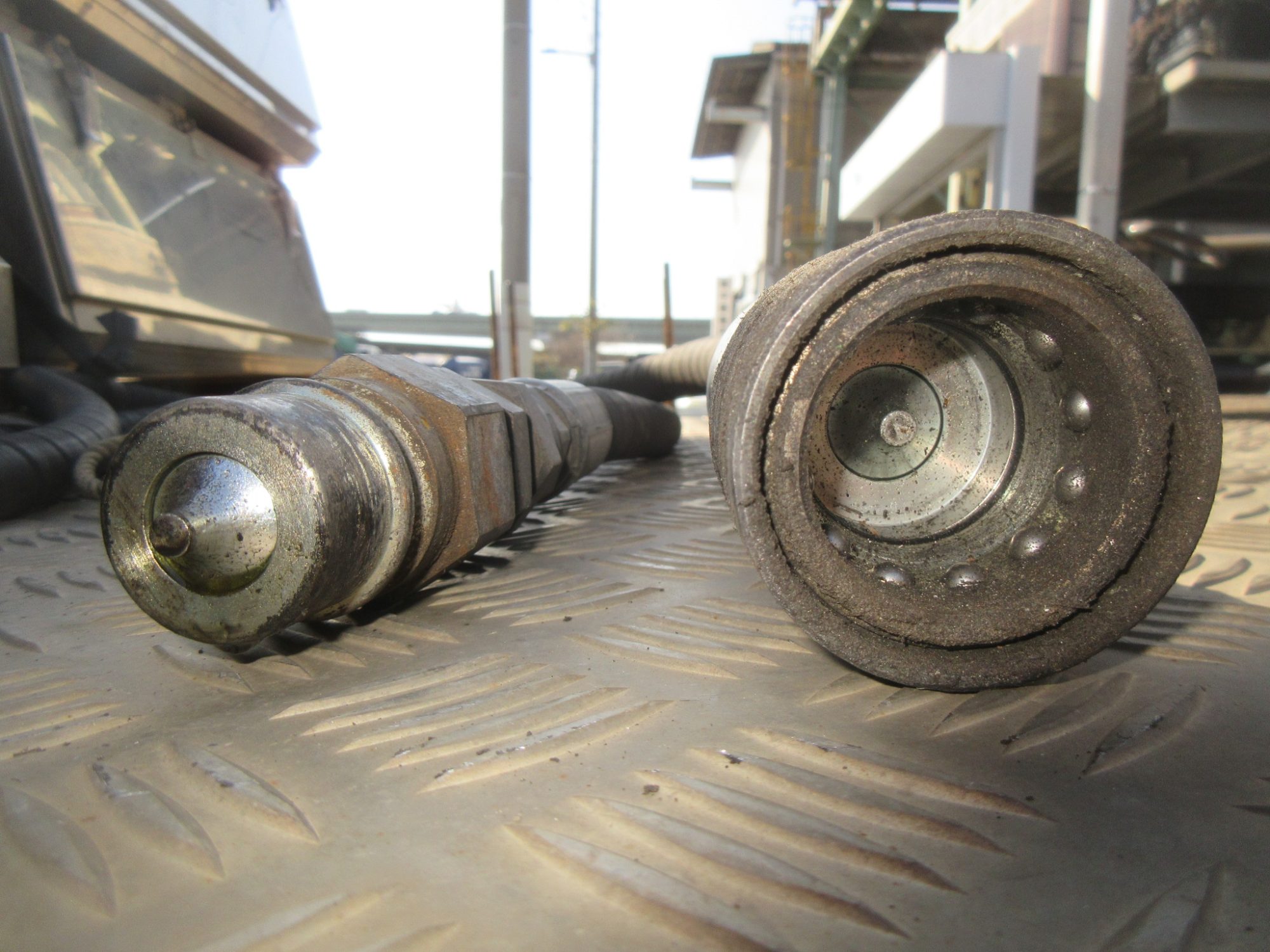 ポンプ付きハイルーフトラクタ