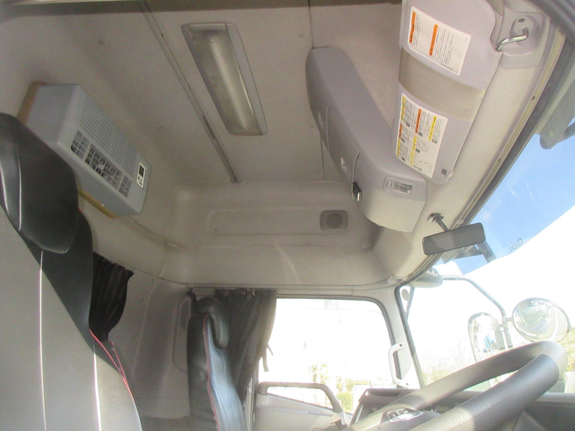 ポンプ付きハイルーフトラクタ