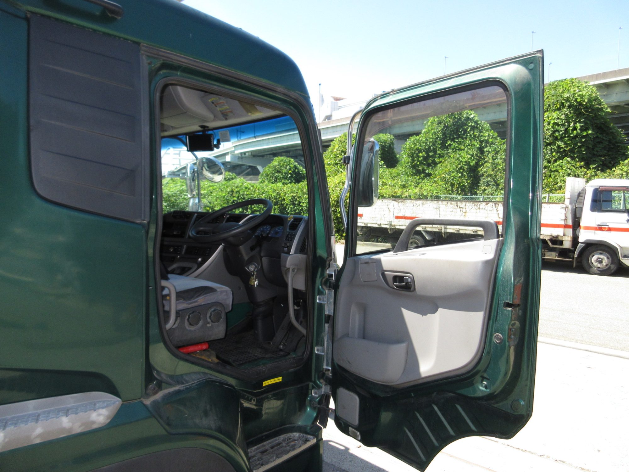 キャビン クオン ADG-CV2YL マニュアル ロールーフ