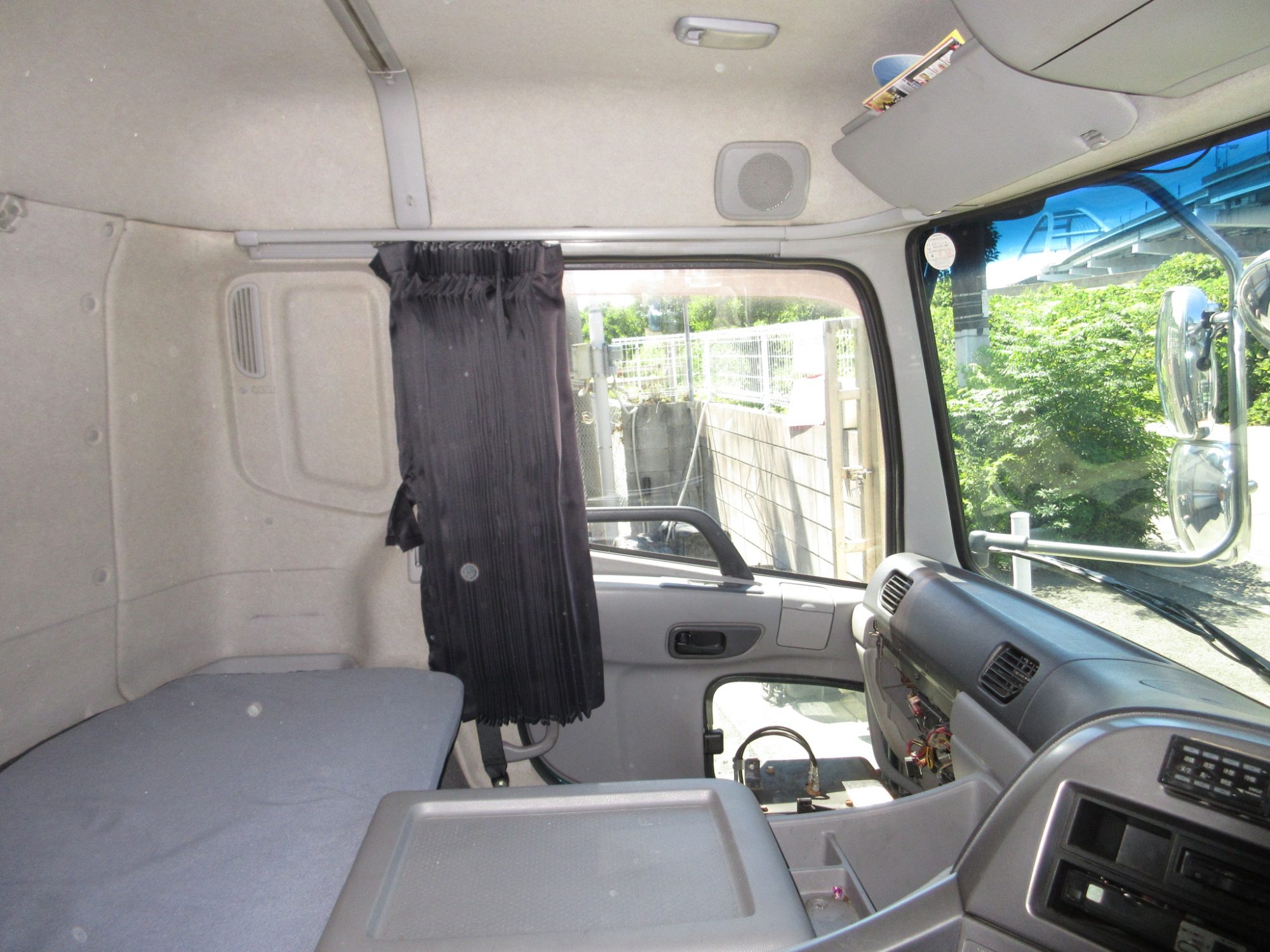 キャビン クオン ADG-CV2YL マニュアル ロールーフ