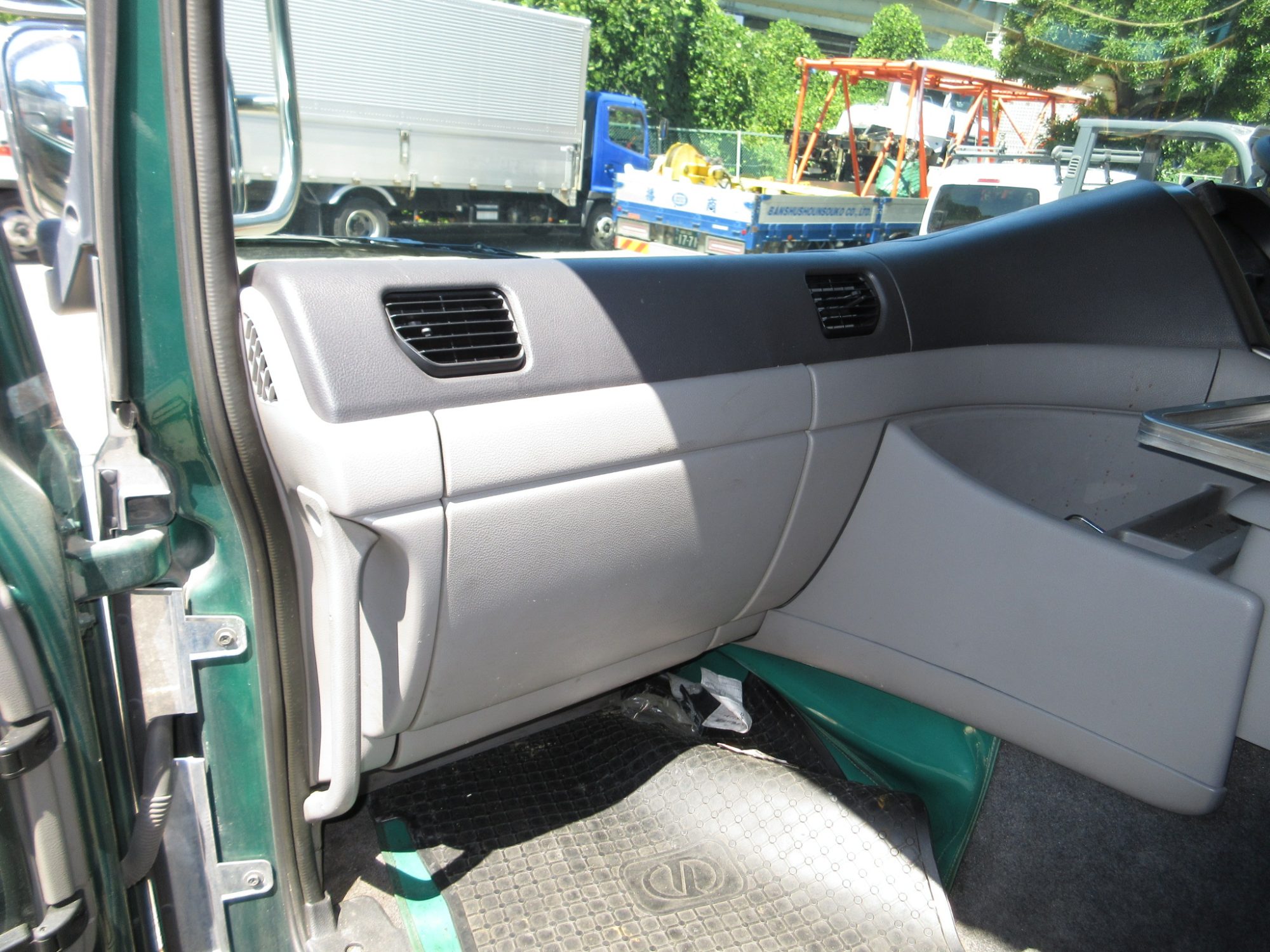 キャビン クオン ADG-CV2YL マニュアル ロールーフ