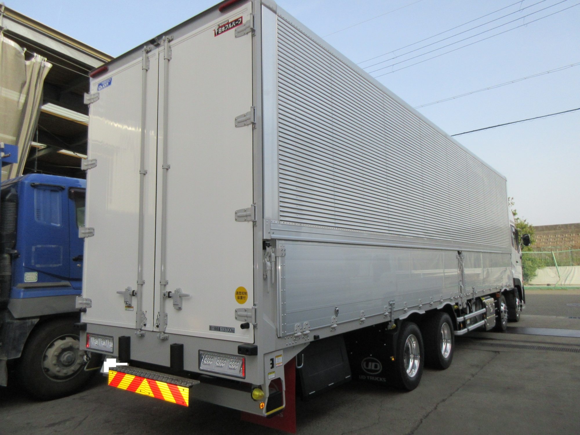 4軸低床 未使用 アルミウイング車 レンタカー