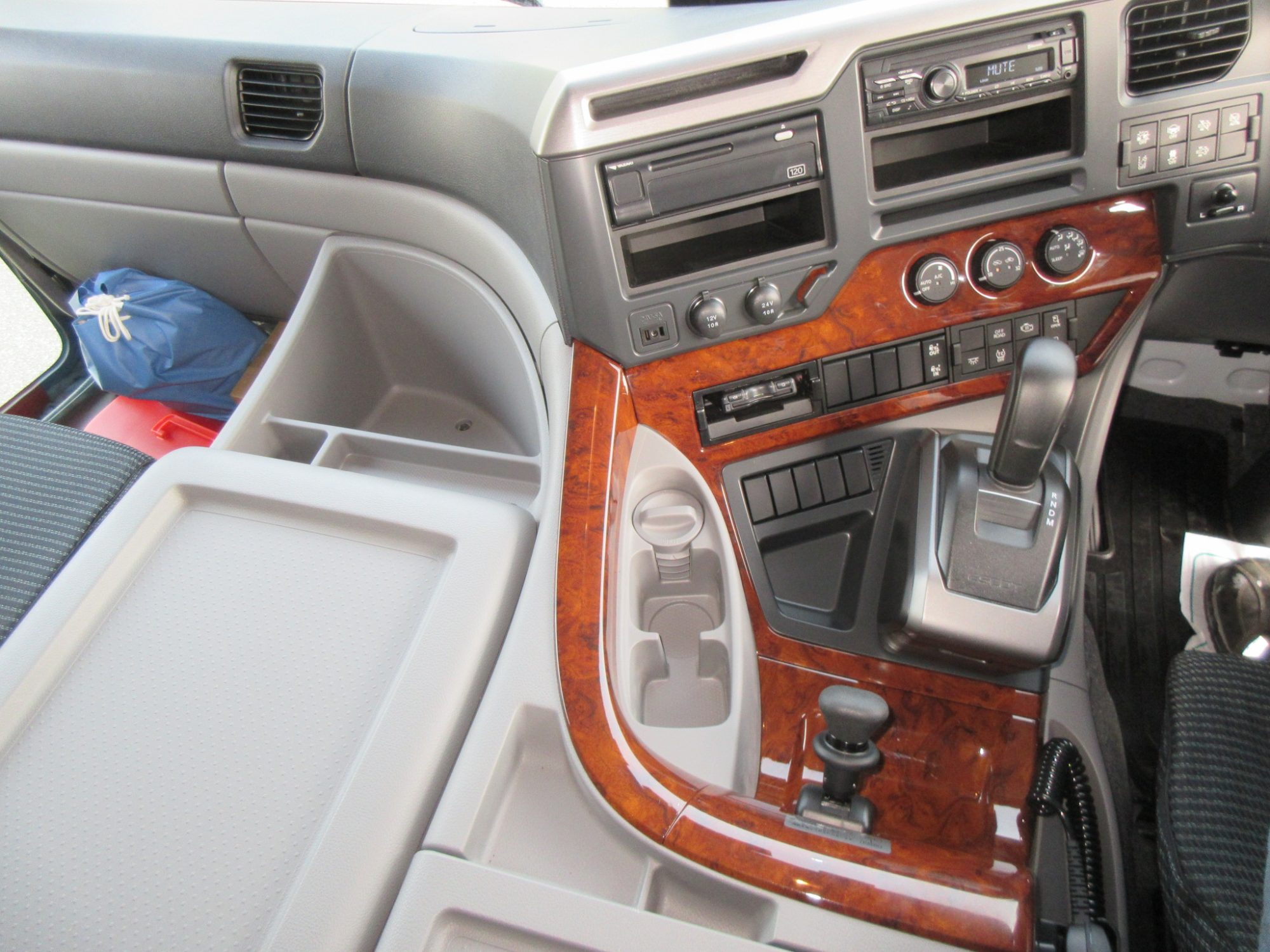 4軸低床 未使用 アルミウイング車 レンタカー