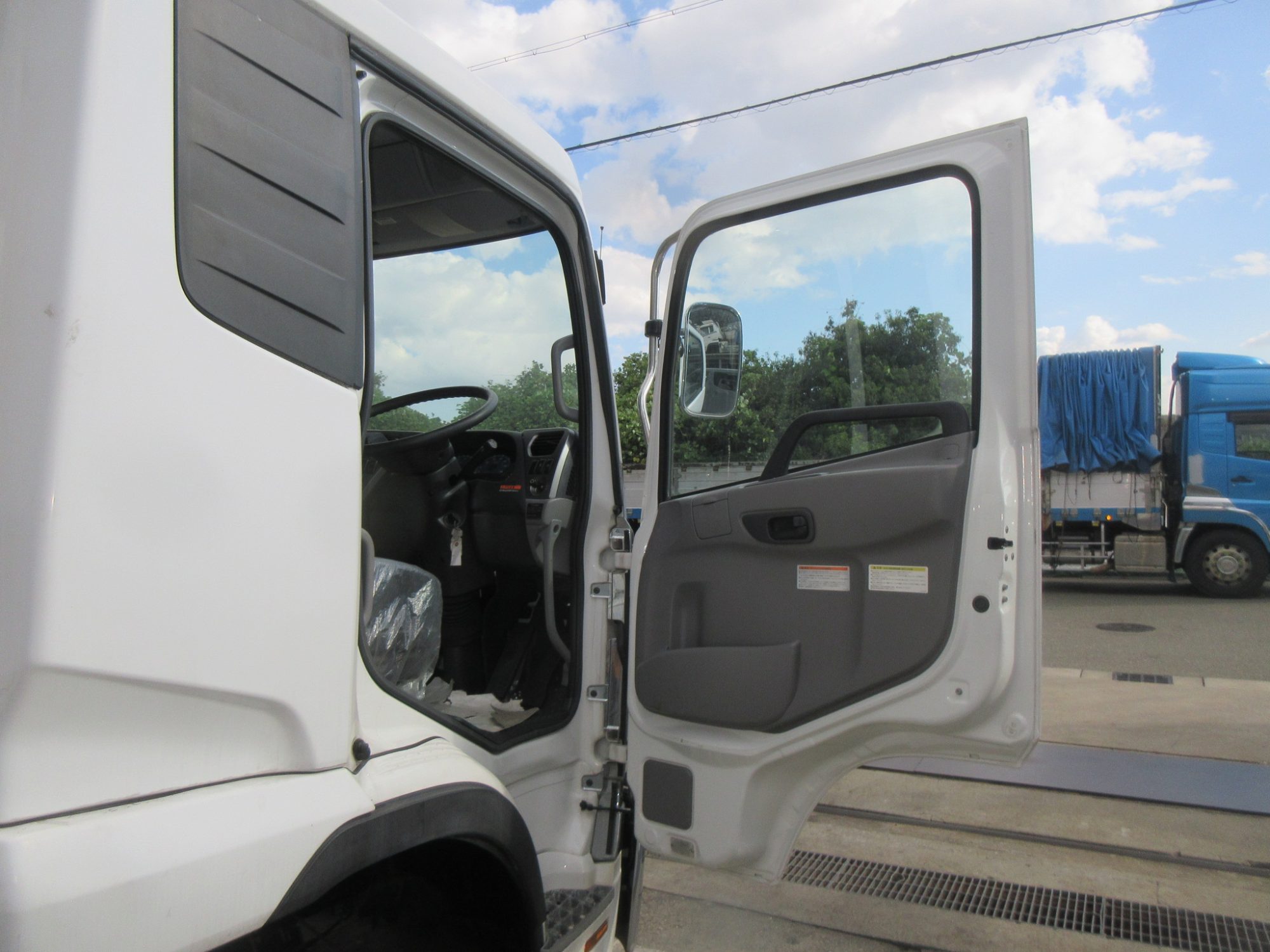 キャビン コンドル LKG-PK39L 並幅(STD) ベッド付 ホイルパーク