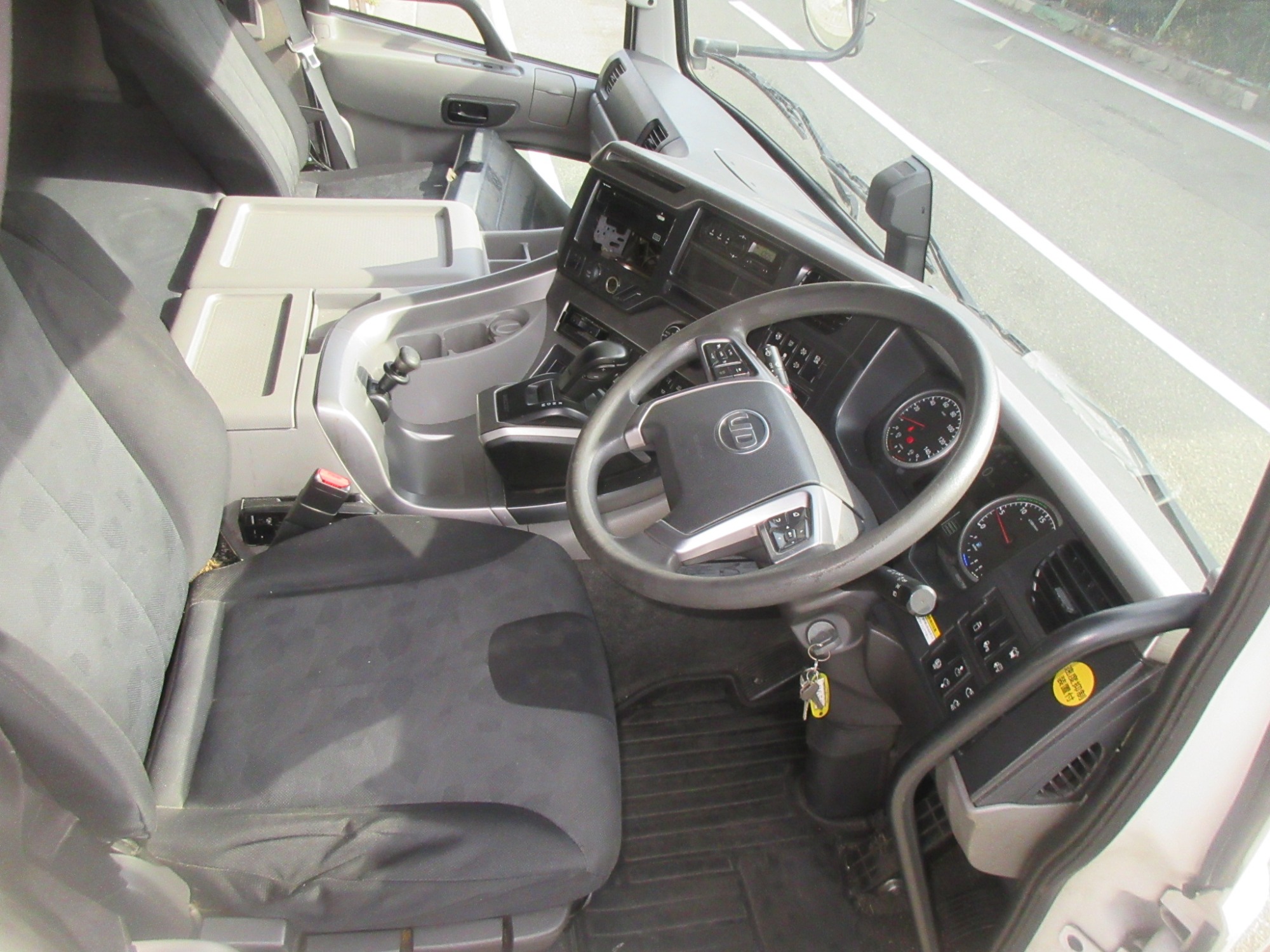 R1y 2PG-CD5CA-0272**