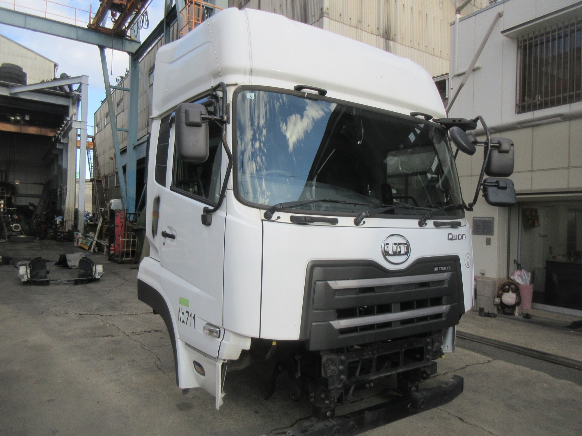 キャビン クオン ハイルーフ 2PG-CD5CA