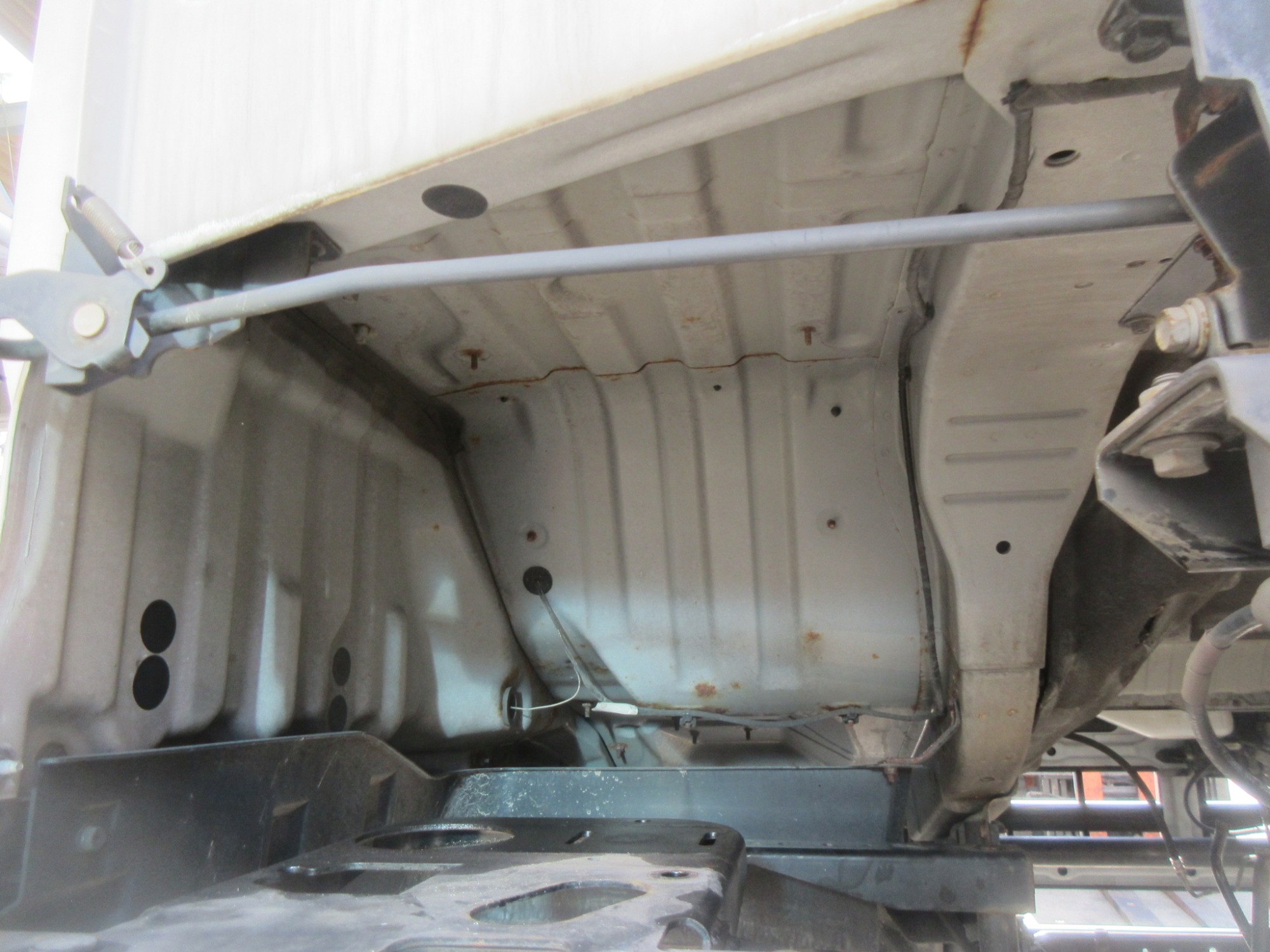 キャビン クオン ハイルーフ 2PG-CD5CA