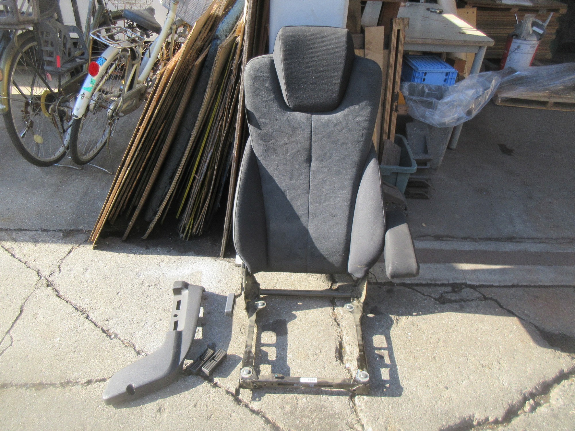 キャビン クオン ハイルーフ 2PG-CD5CA