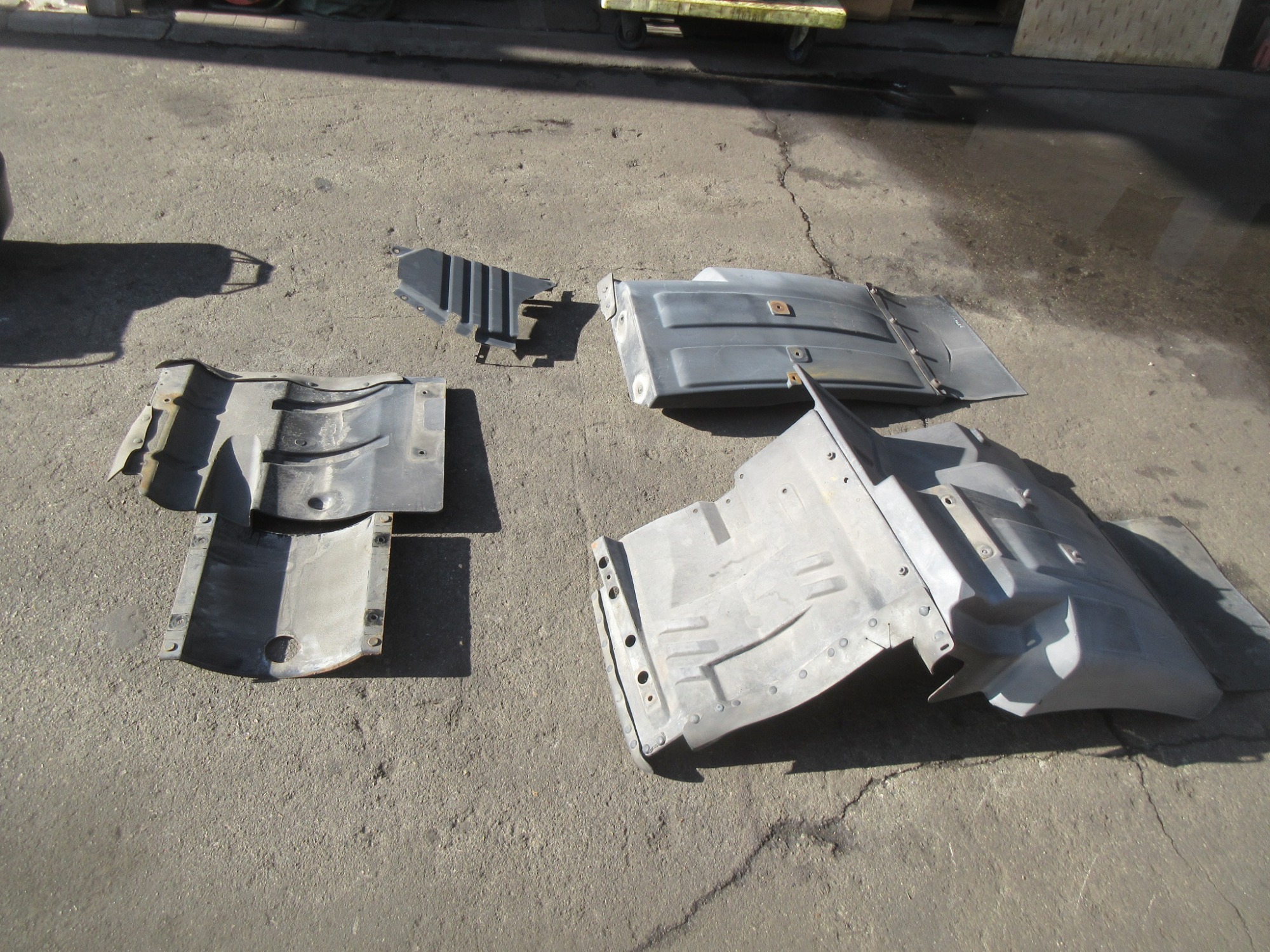 キャビン クオン ハイルーフ 2PG-CD5CA