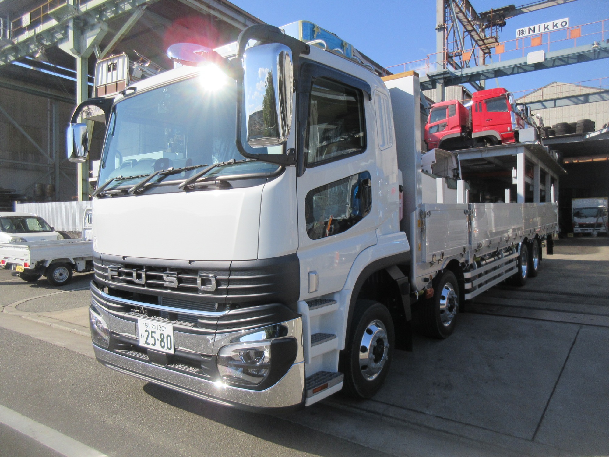 4軸低床 アルミ平未使用車