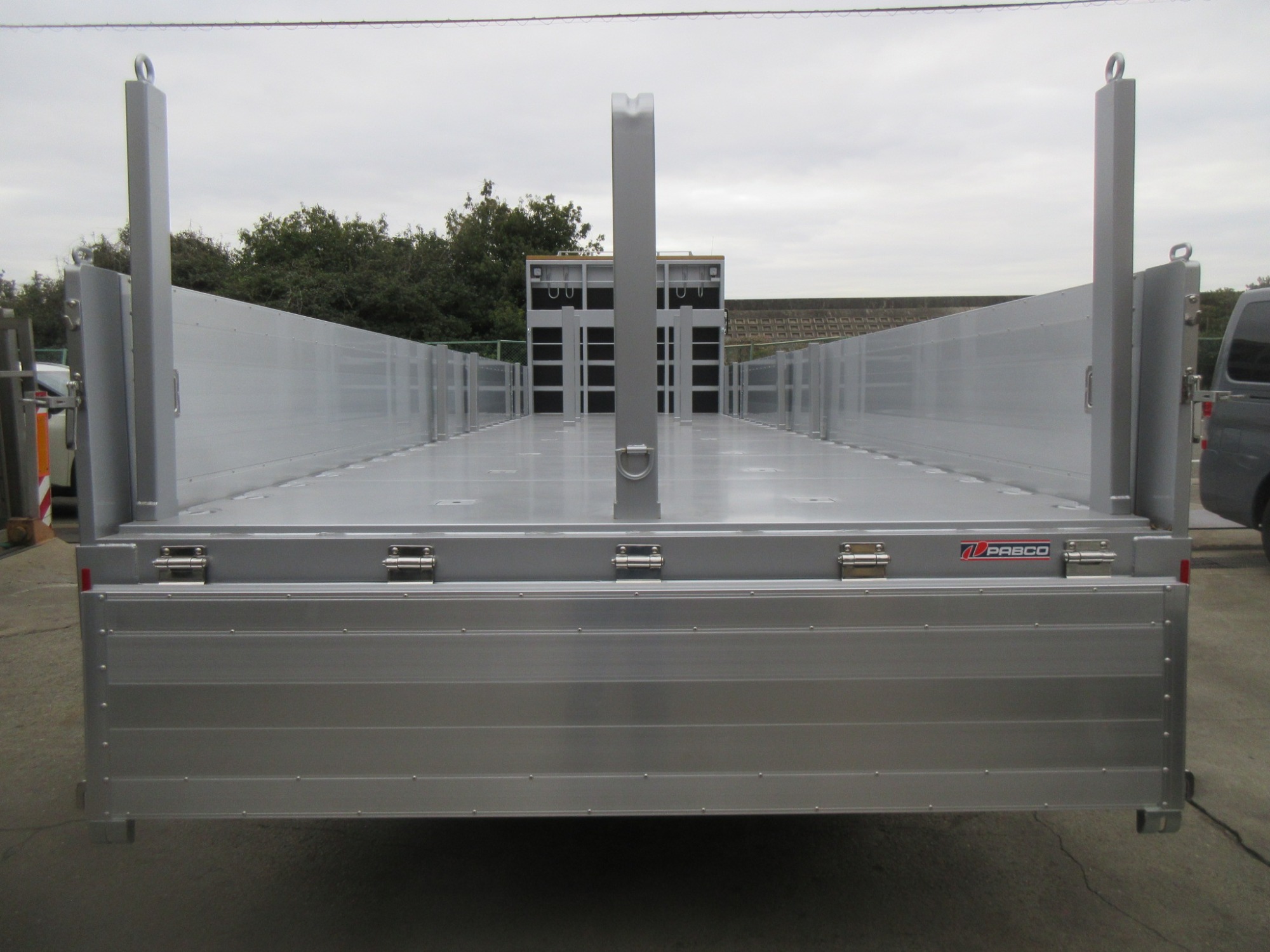 4軸低床 アルミ平未使用車