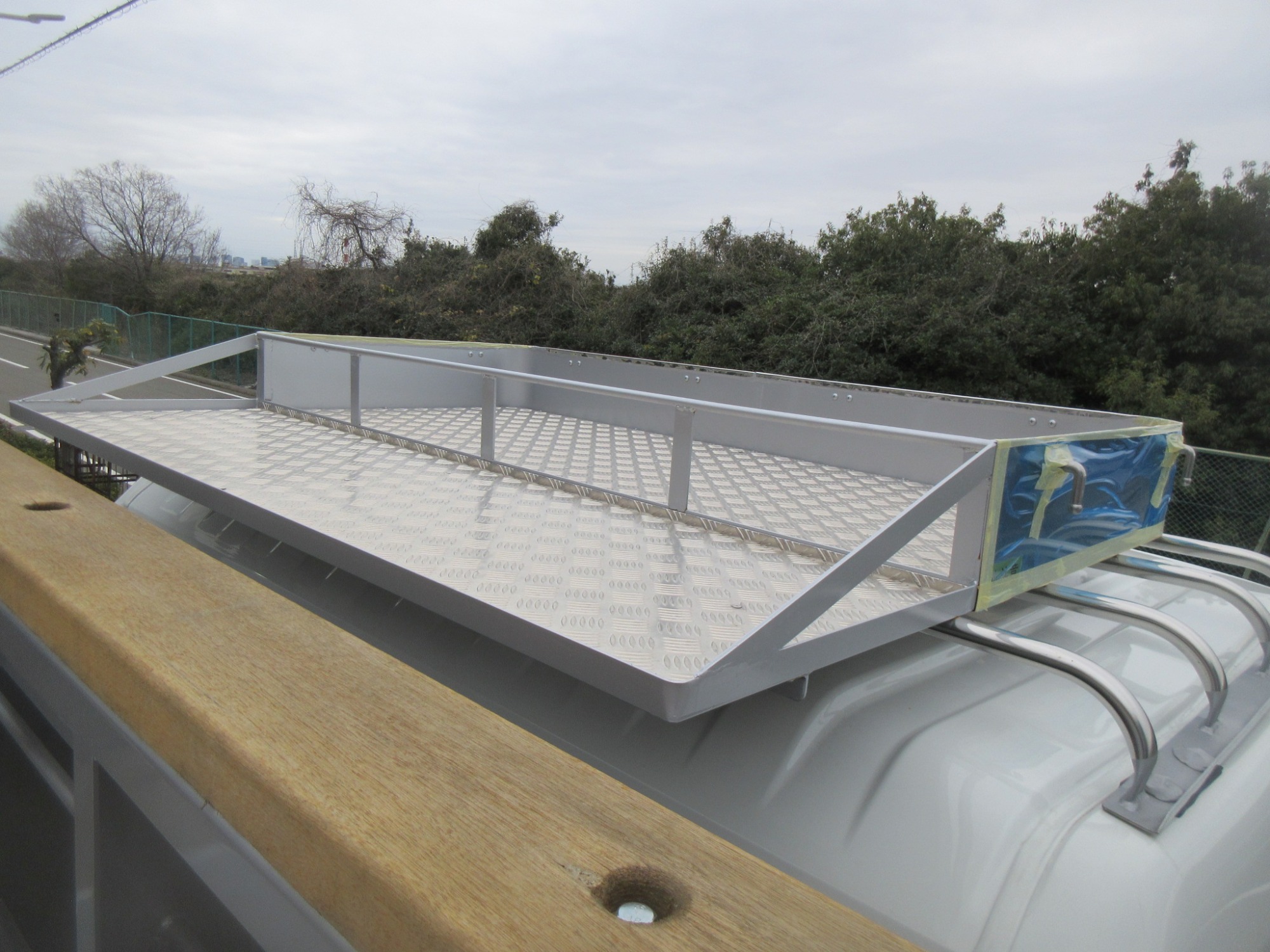 4軸低床 アルミ平未使用車