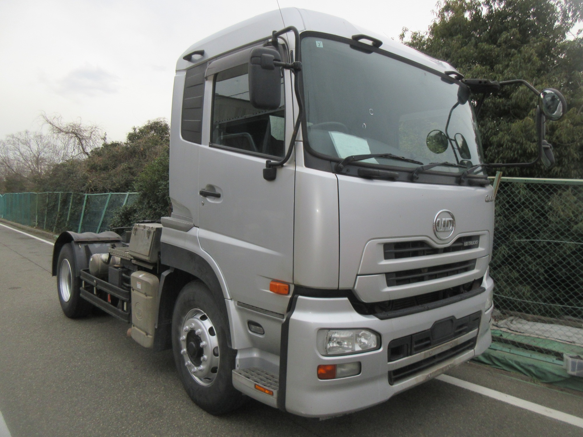 クオン１１．５トンマニュアルトラクタ