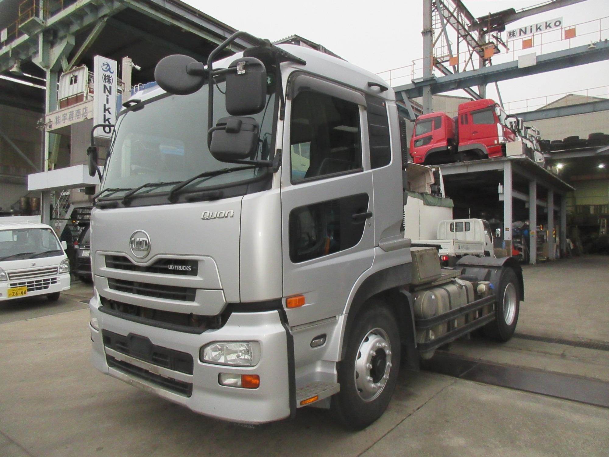 クオン11.5トンマニュアルトラクタ