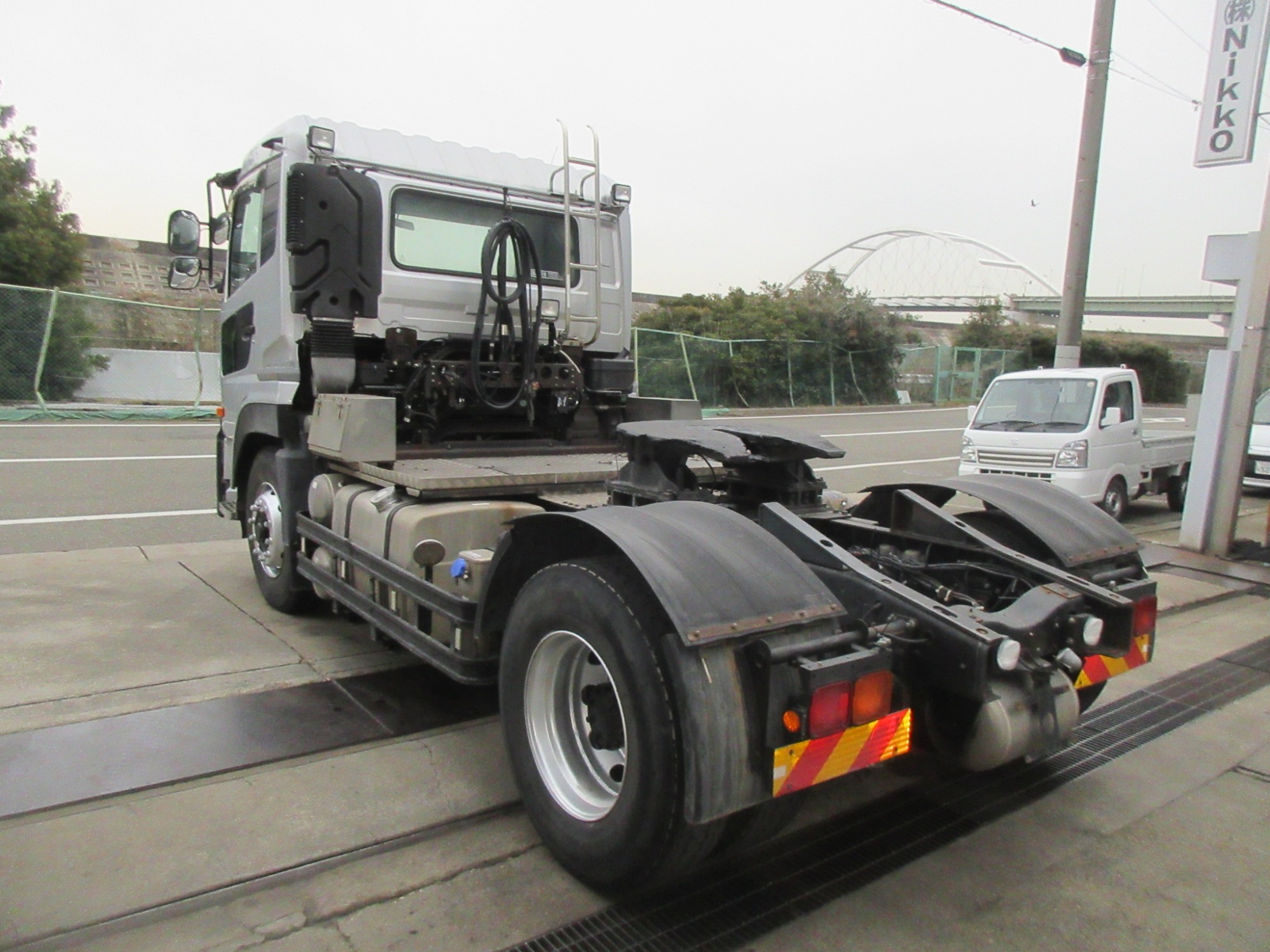 クオン11.5トンマニュアルトラクタ