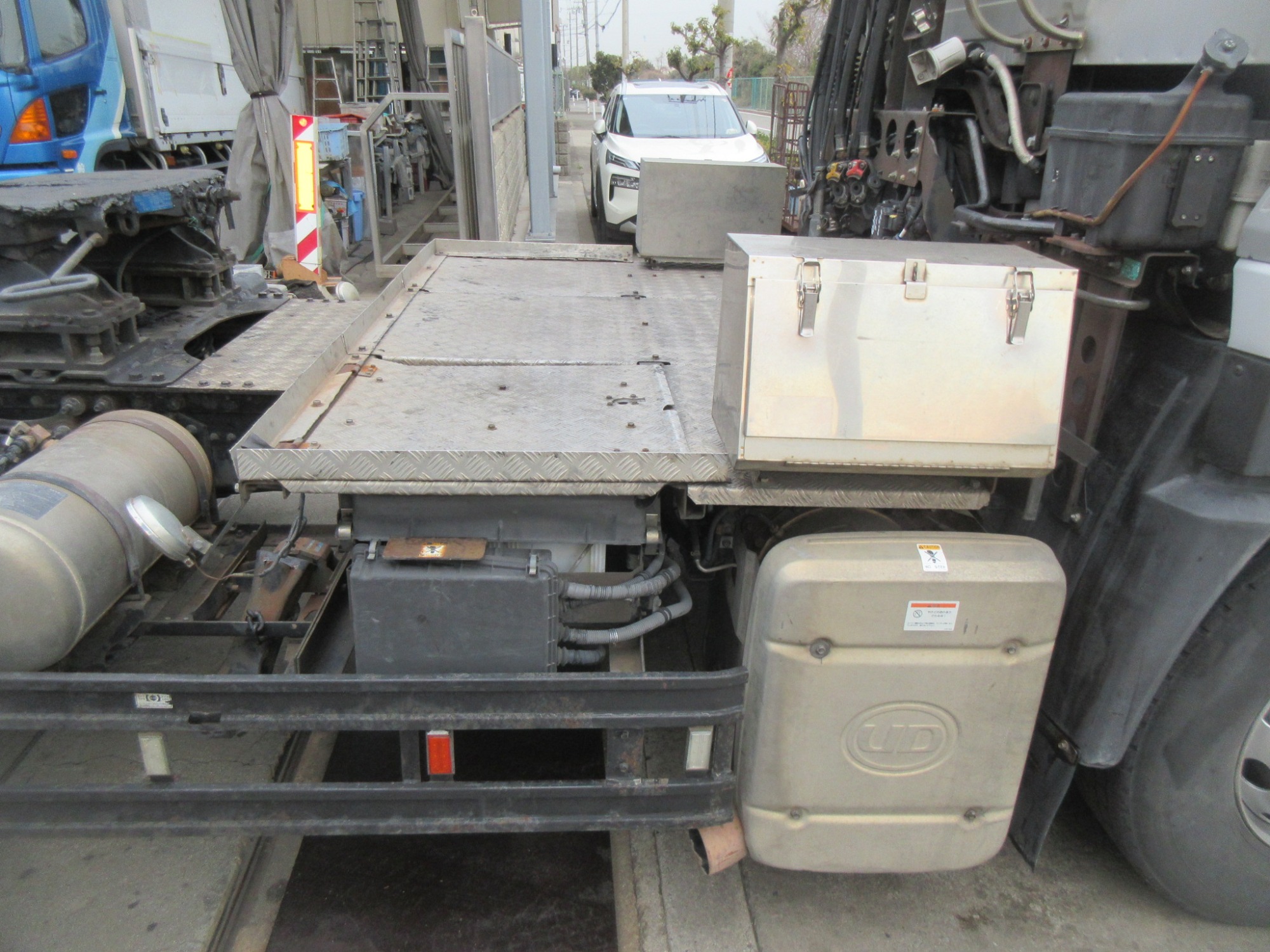 クオン11.5トンマニュアルトラクタ