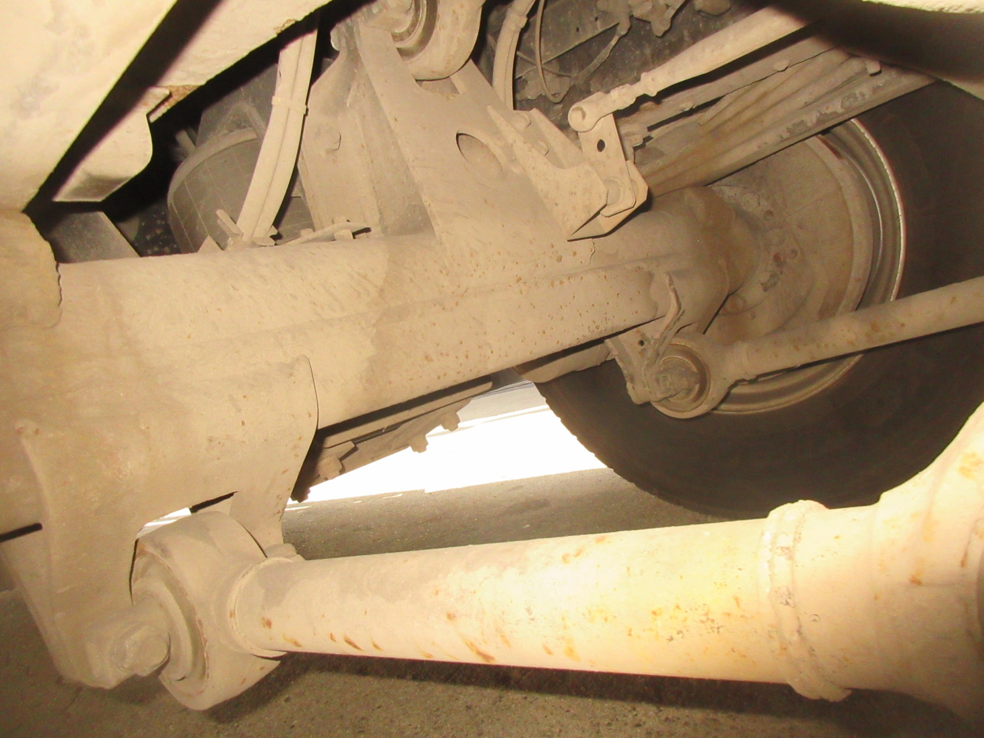 クオン3軸高床リーフサス アルミ平ボディ