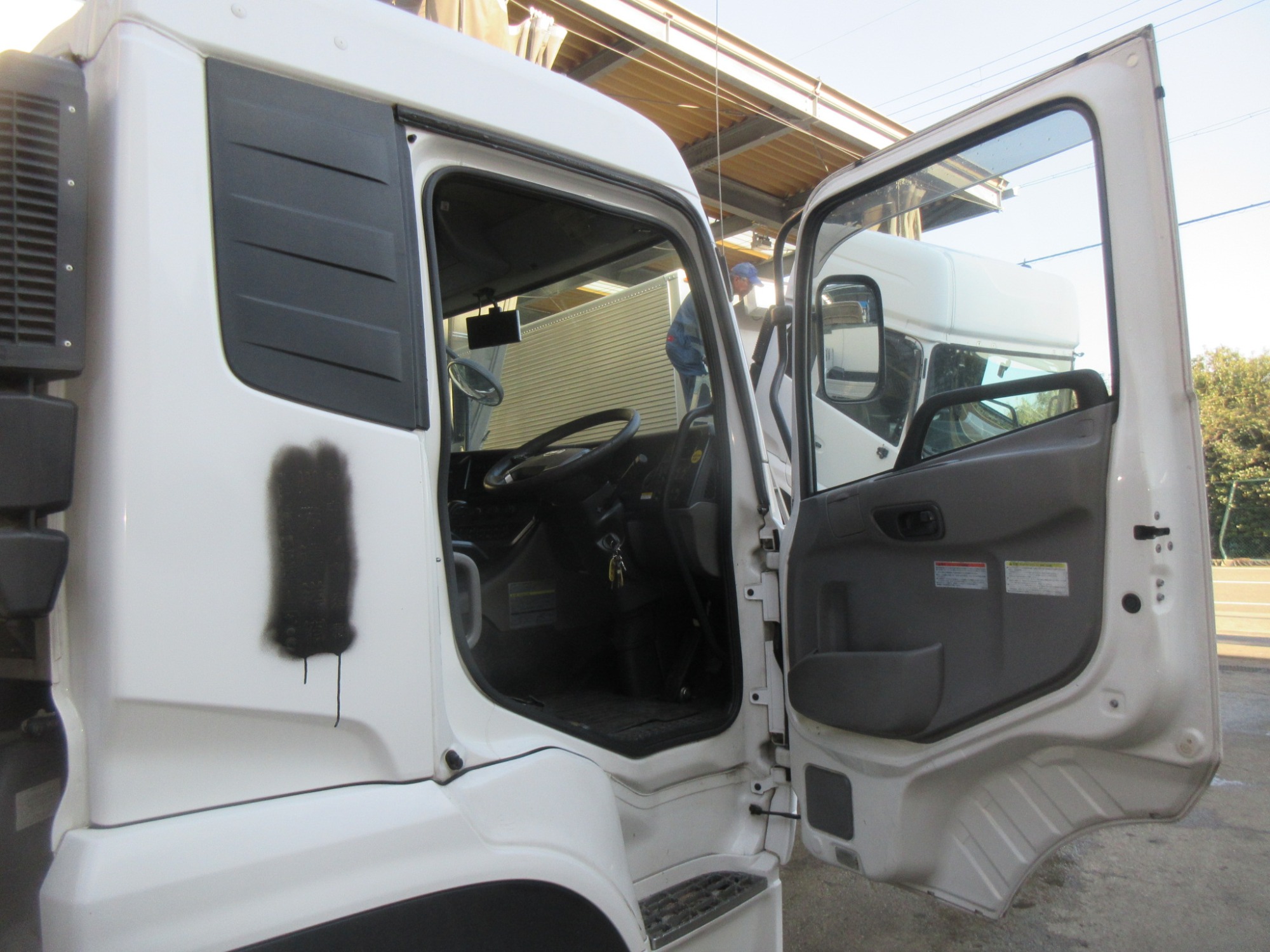 キャビン クオン スタンダードルーフ 2PG-CG5CA