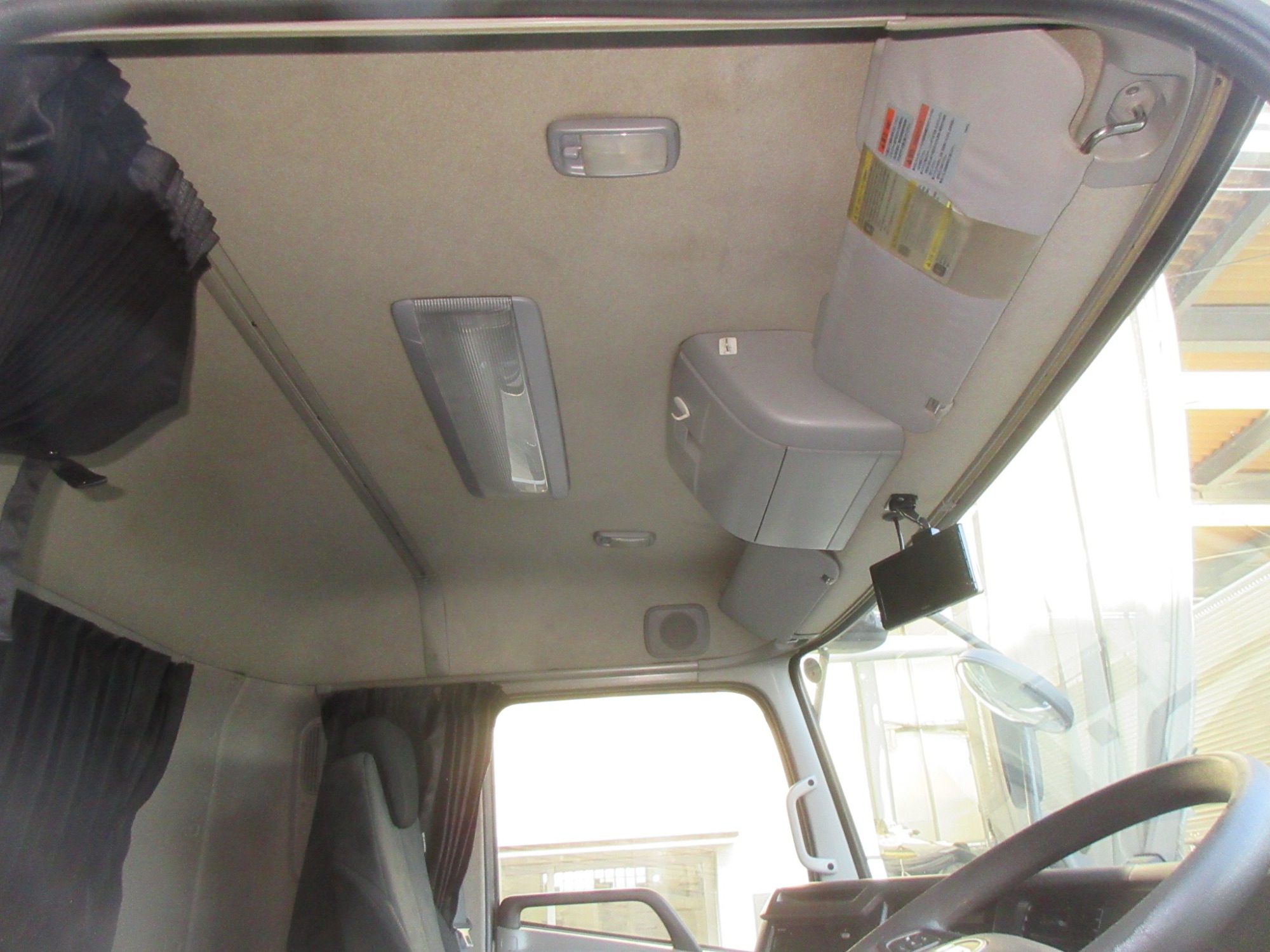 キャビン クオン スタンダードルーフ 2PG-CG5CA