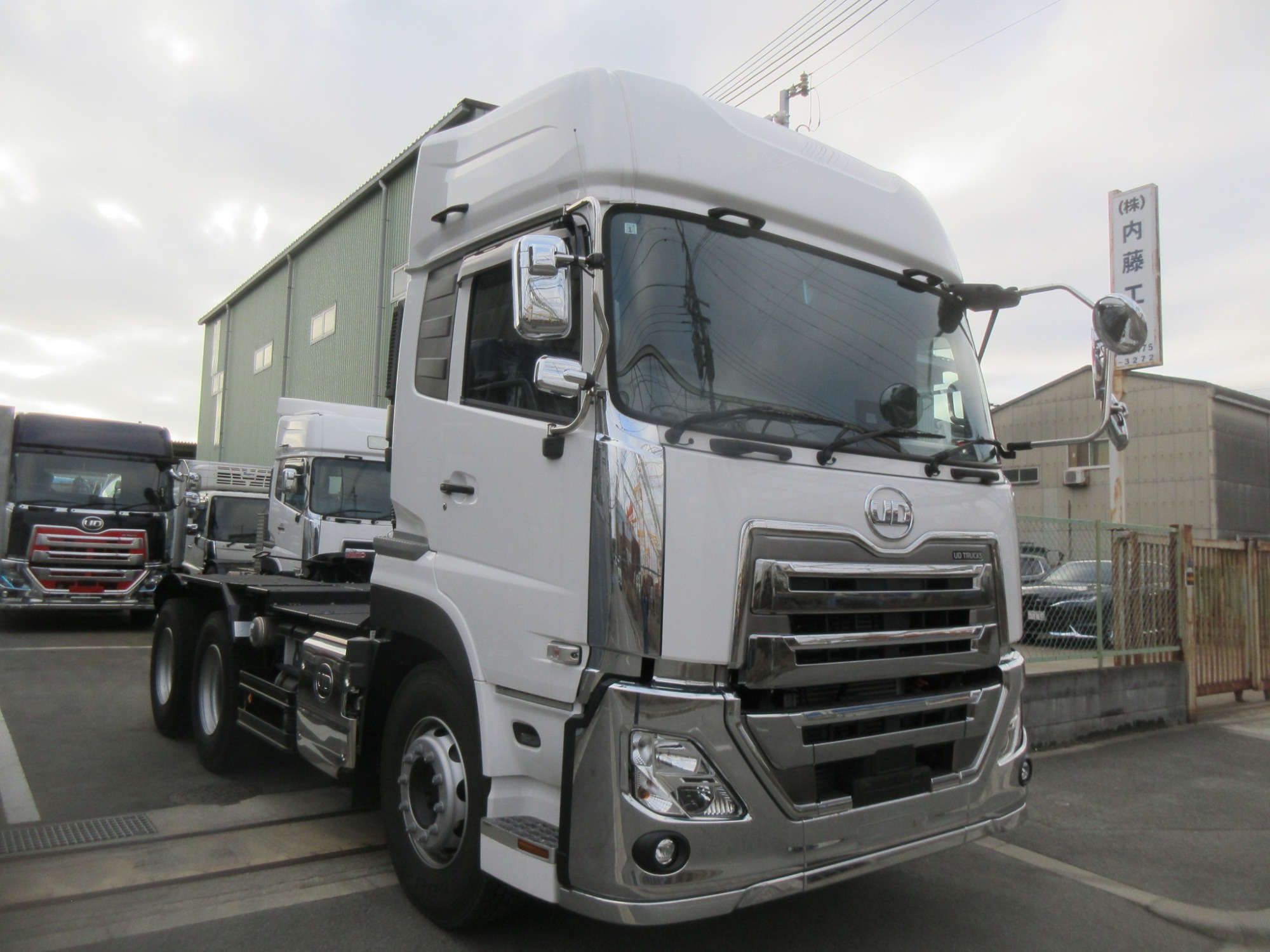 クオン第五輪荷重２０トンハイルーフ未使用トラクタ