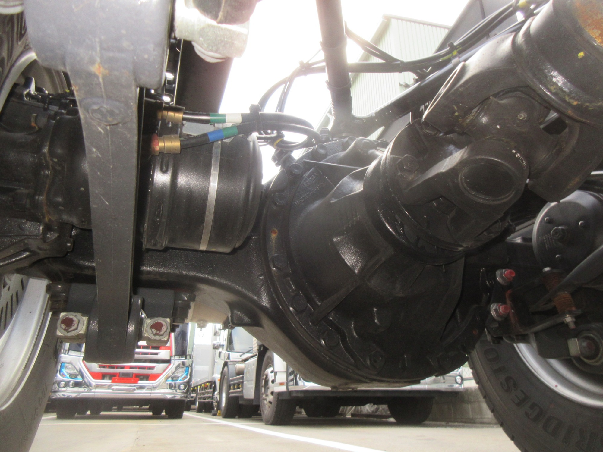 クオン第五輪荷重20トンハイルーフ未使用トラクタ