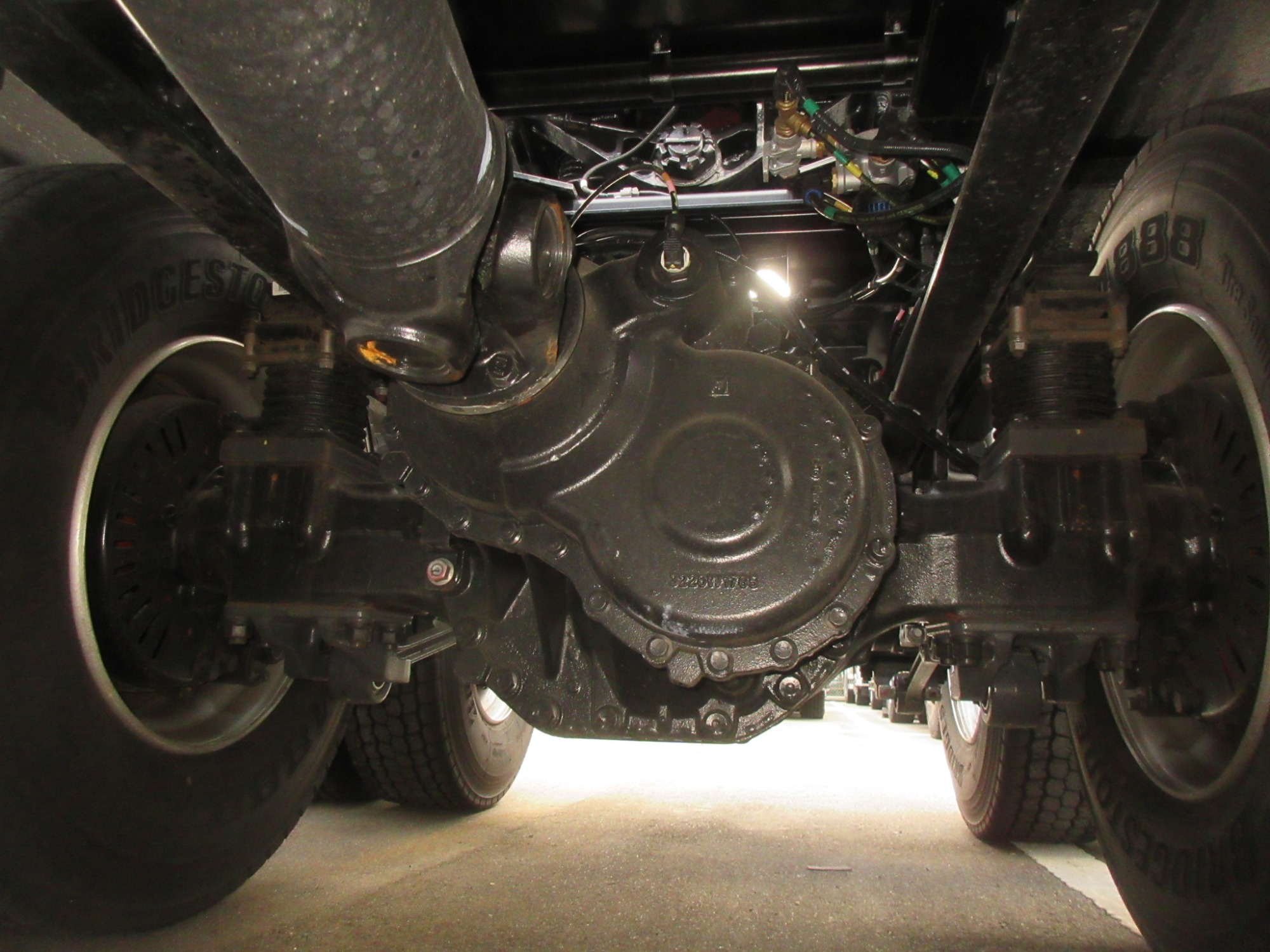 クオン第五輪荷重20トンハイルーフ未使用トラクタ