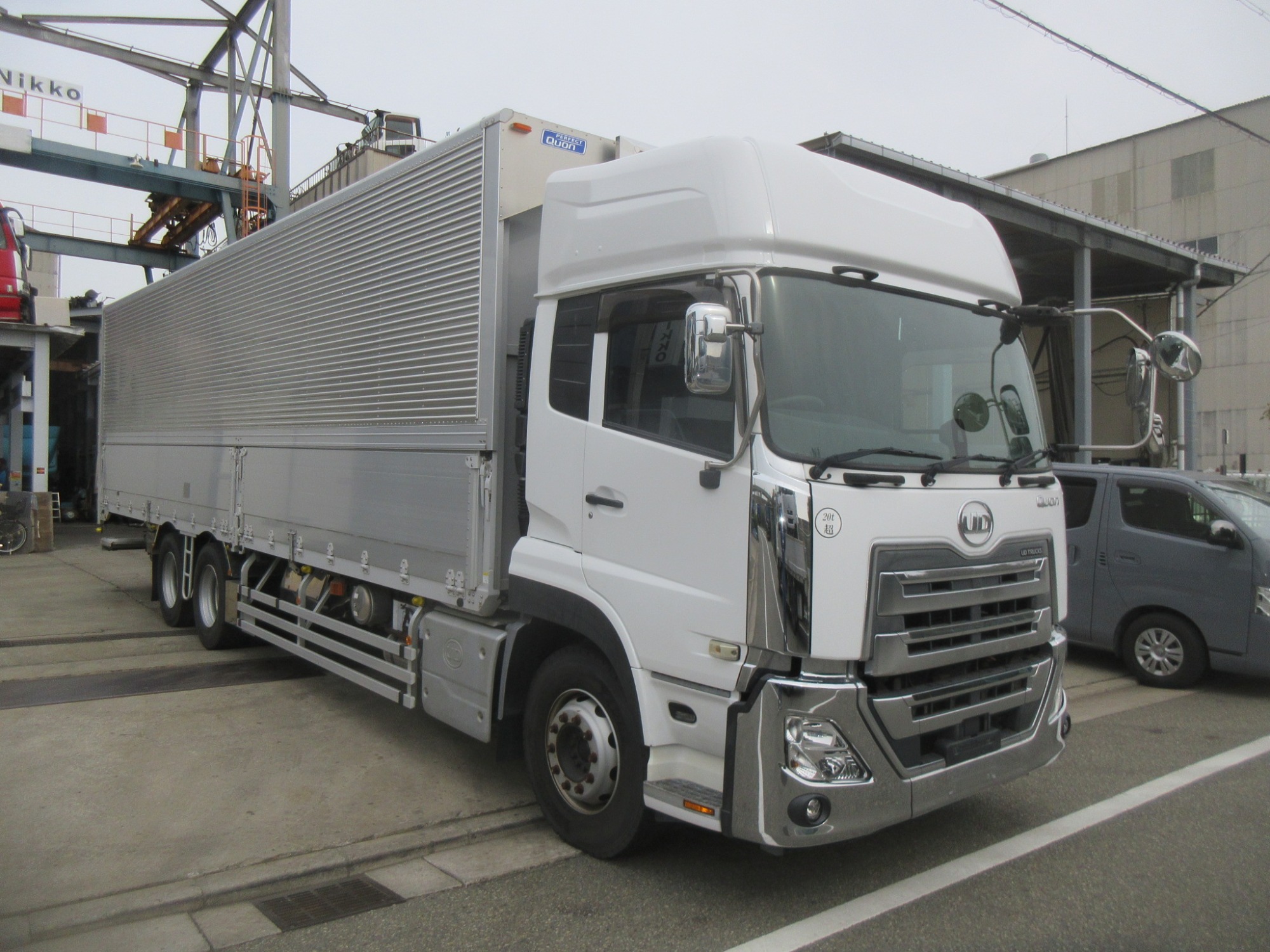 2PGクオン ハイルーフウイング　格納パワーゲート付