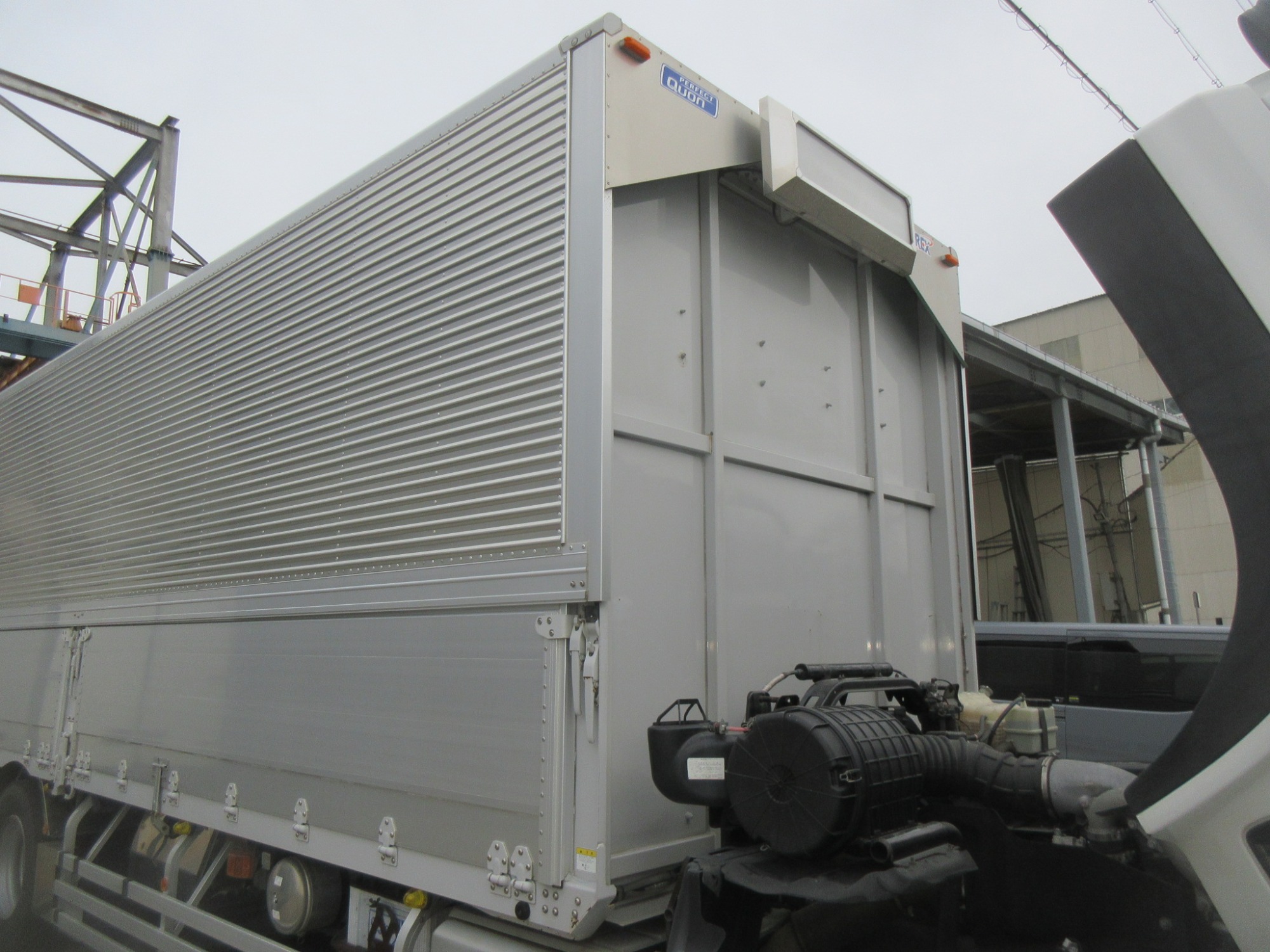 2PGクオン ハイルーフウイング 格納パワーゲート付