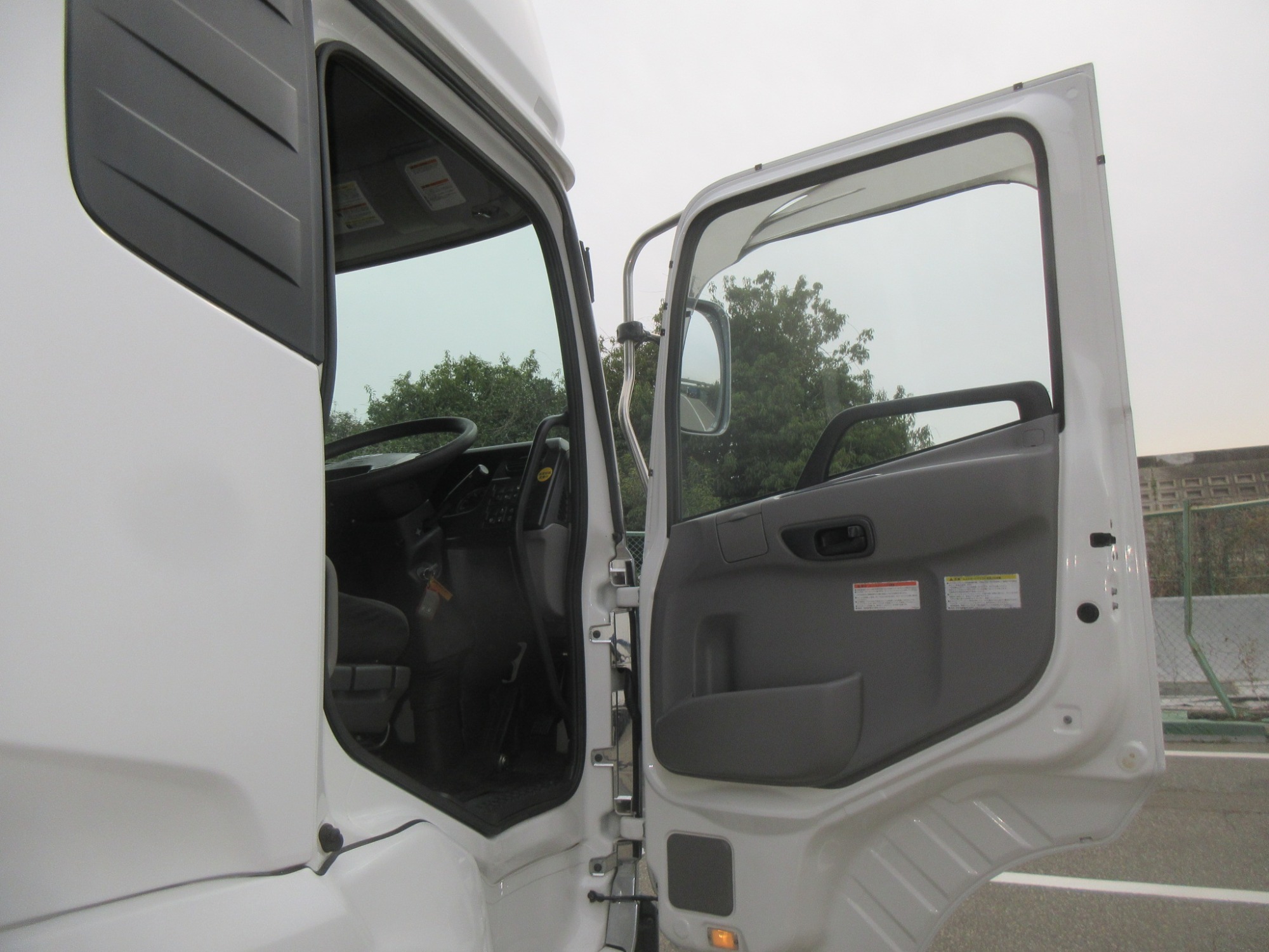 2PGクオン ハイルーフウイング 格納パワーゲート付