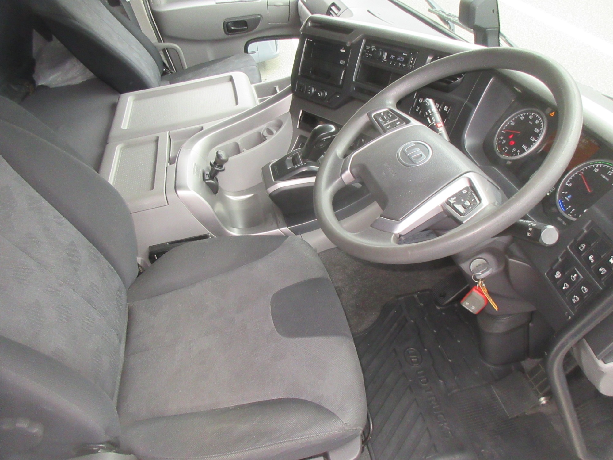 2PGクオン ハイルーフウイング 格納パワーゲート付