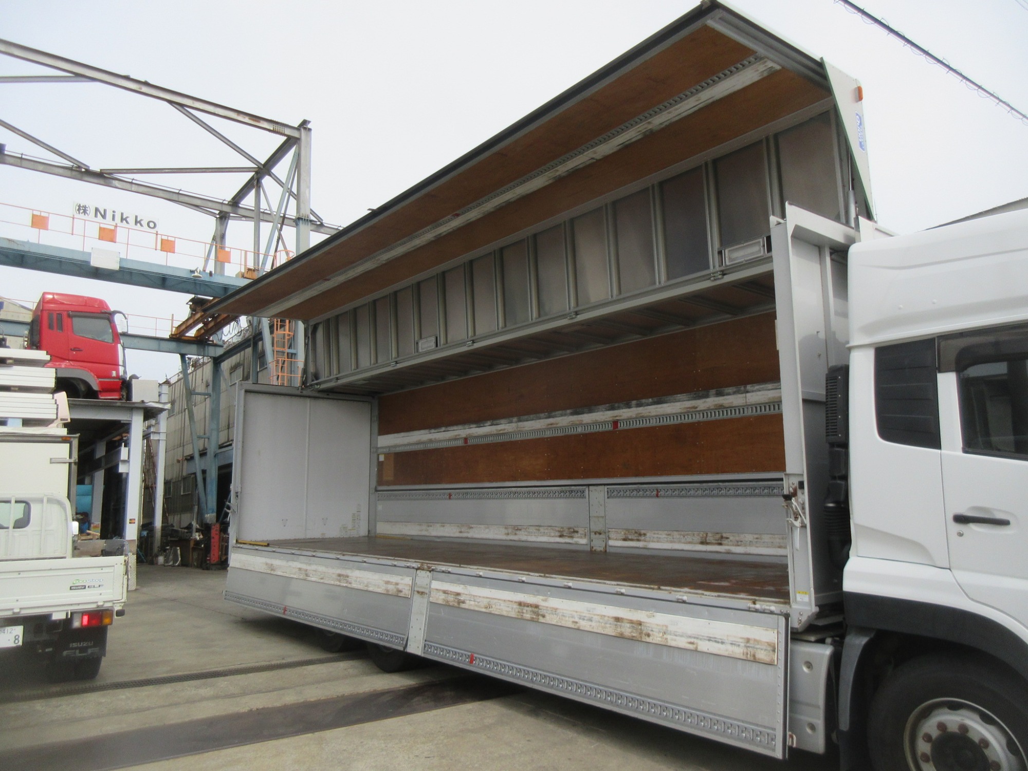 2PGクオン ハイルーフウイング 格納パワーゲート付