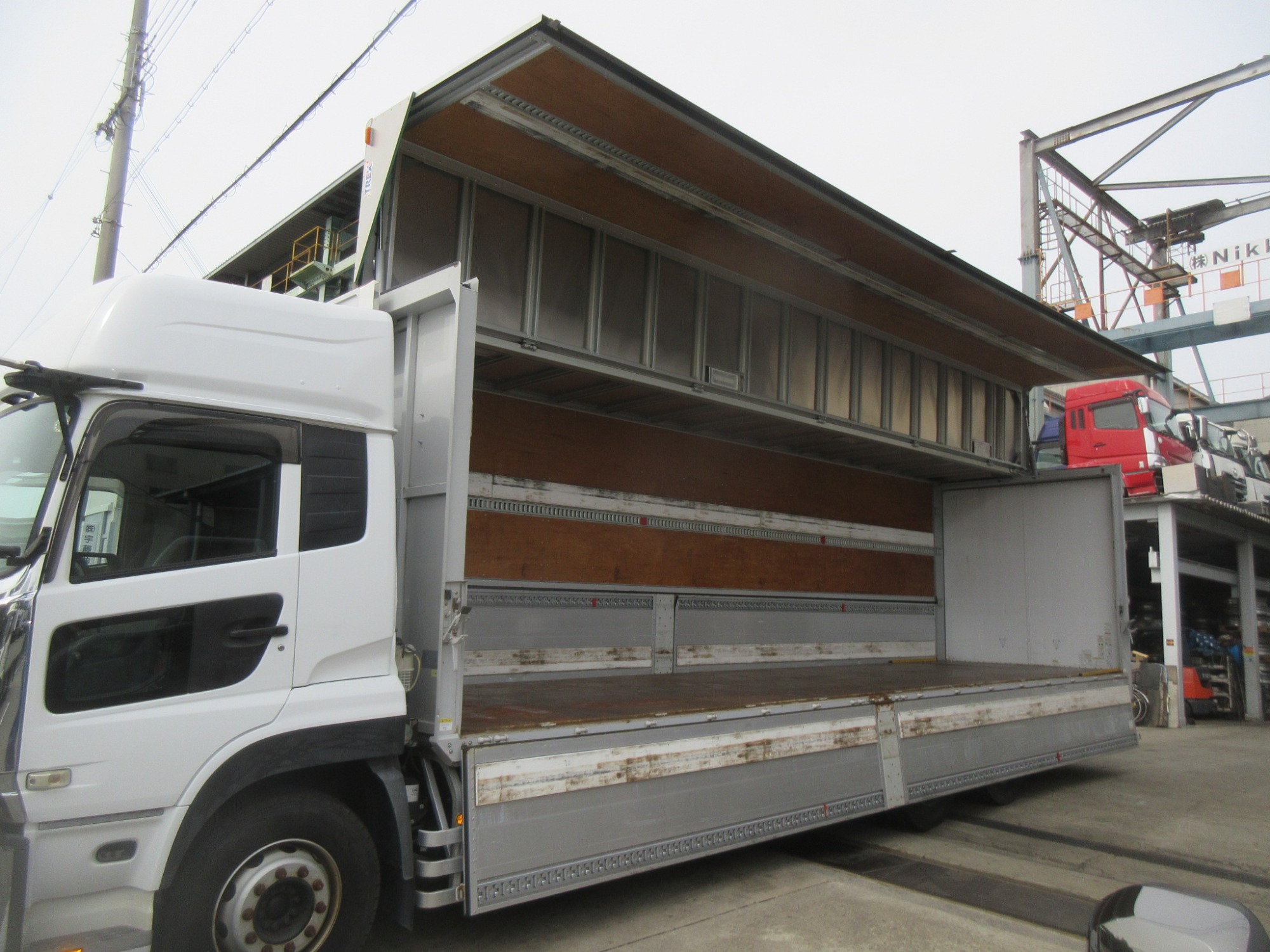 2PGクオン ハイルーフウイング 格納パワーゲート付