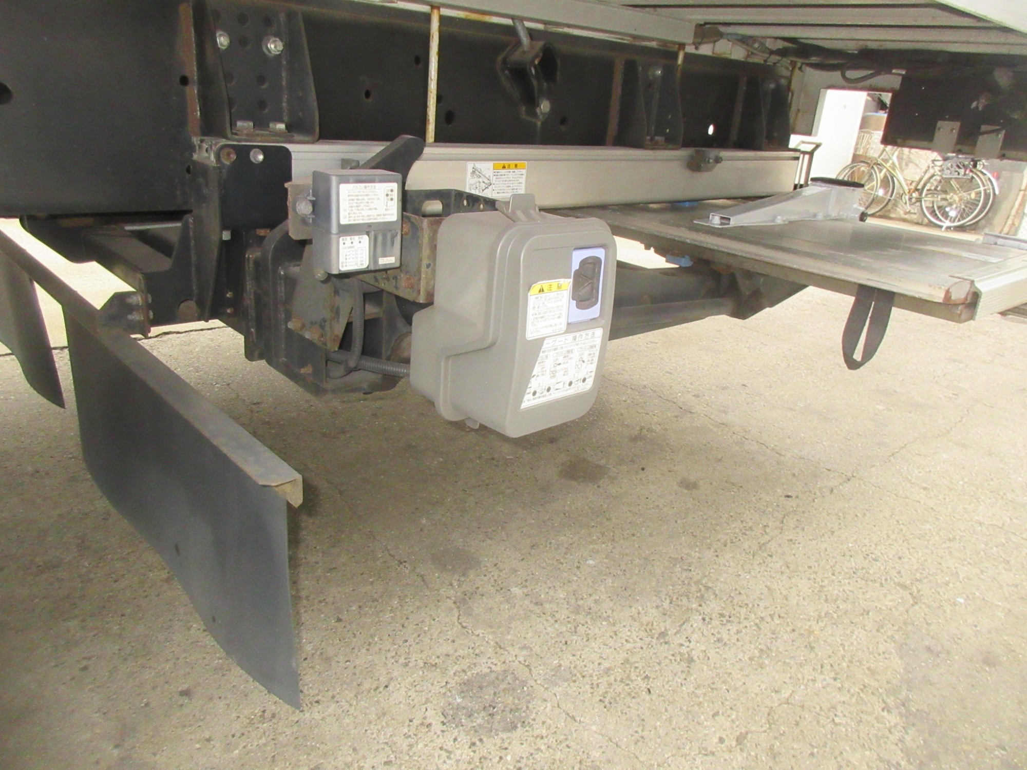 2PGクオン ハイルーフウイング 格納パワーゲート付