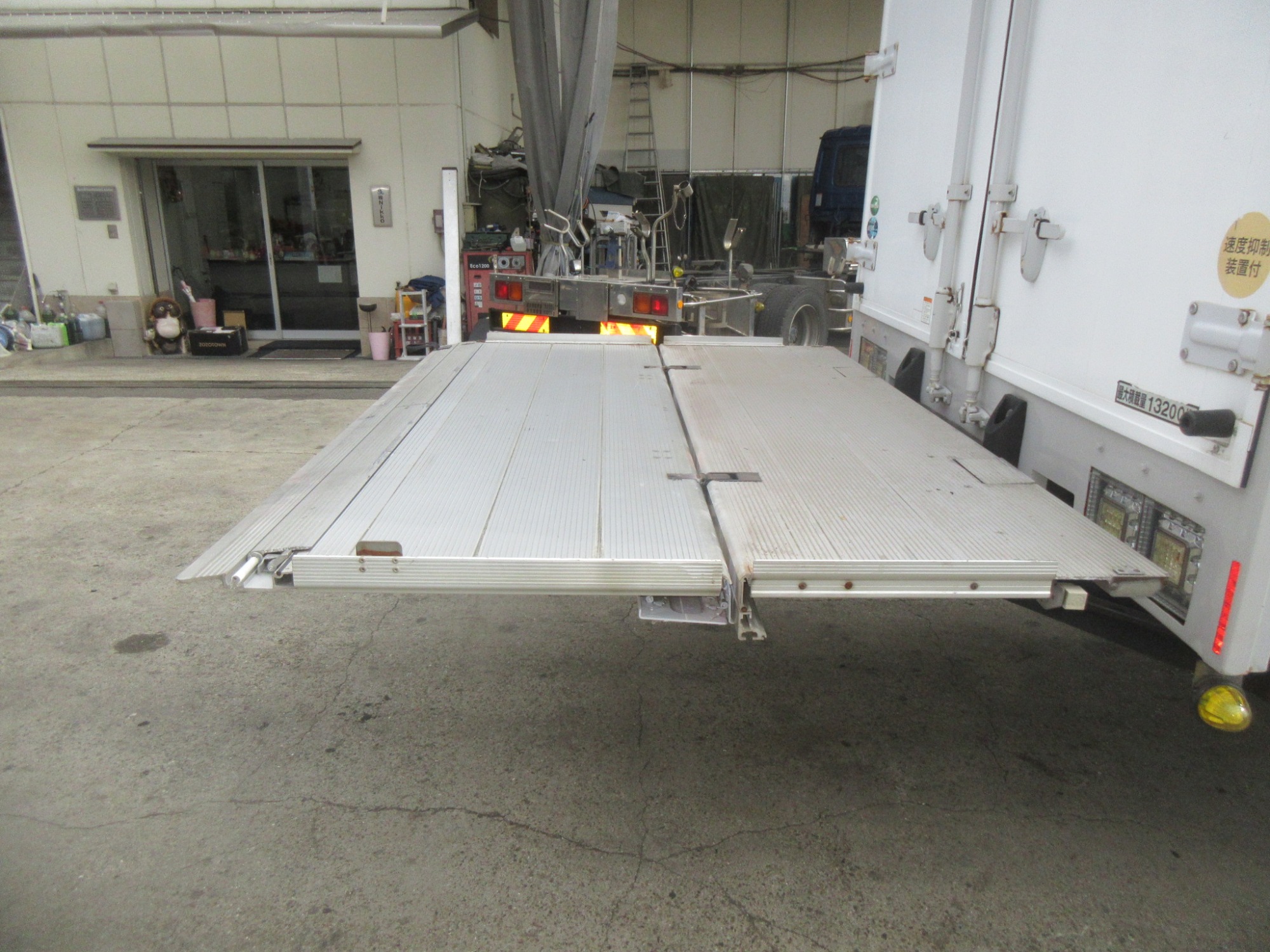 2PGクオン ハイルーフウイング 格納パワーゲート付