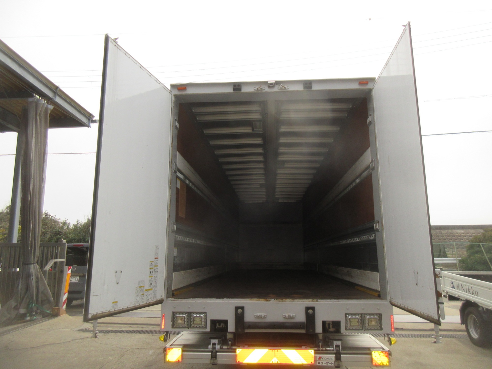 2PGクオン ハイルーフウイング 格納パワーゲート付