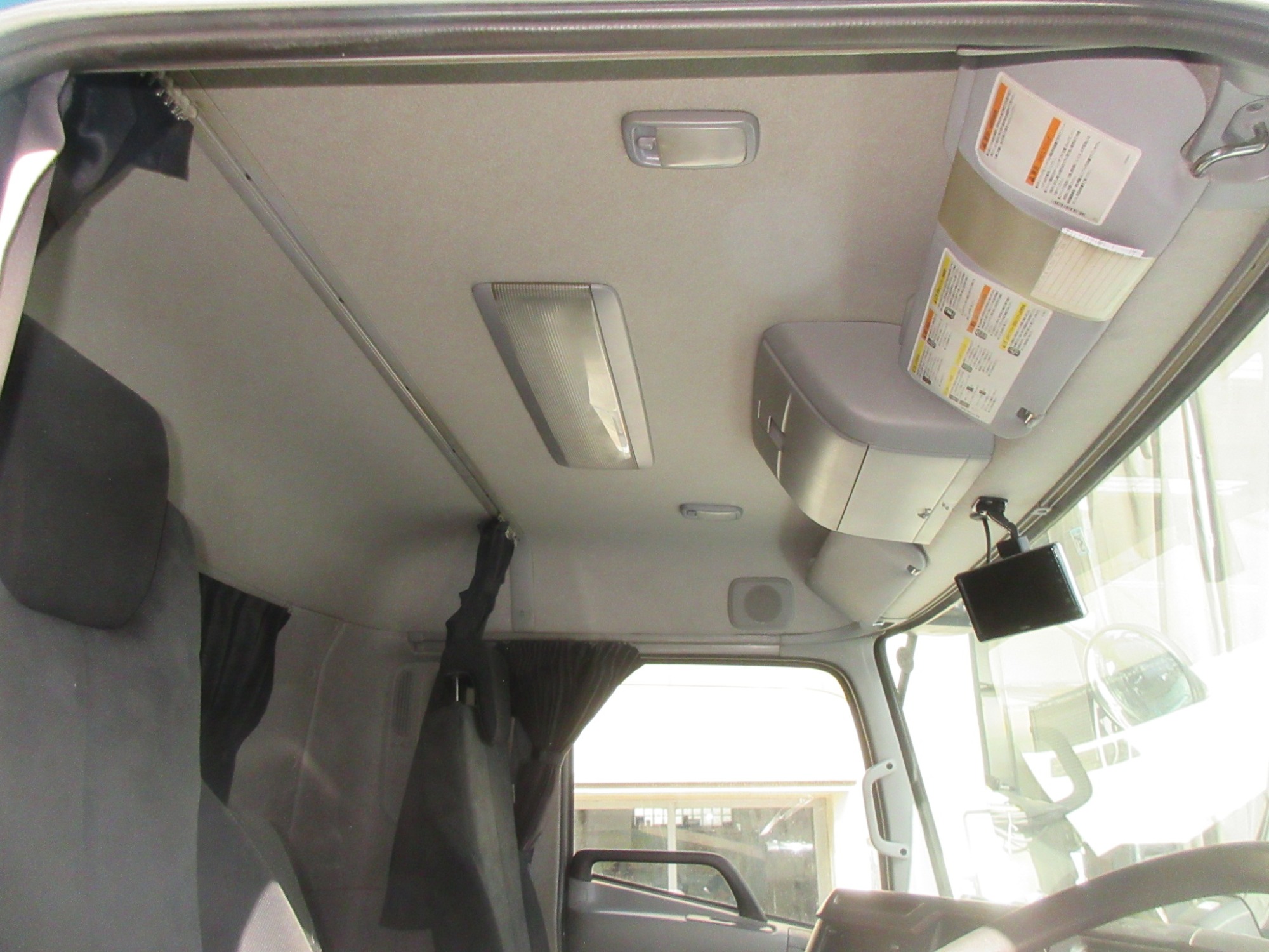 キャビン クオン スタンダードルーフ 2PG-CG5CA