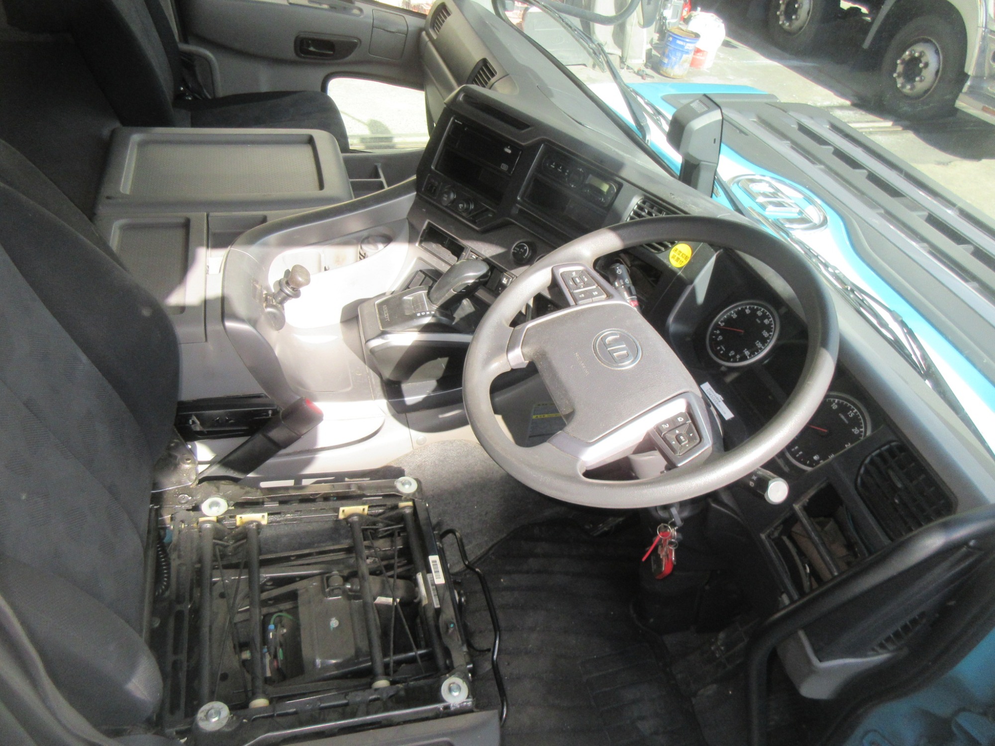 キャビン クオン スタンダードルーフ 2PG-CG5CA