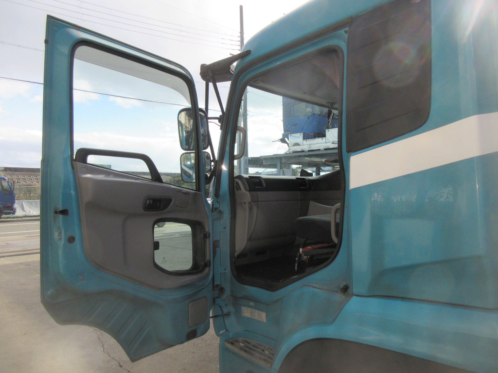 キャビン クオン スタンダードルーフ 2PG-CG5CA