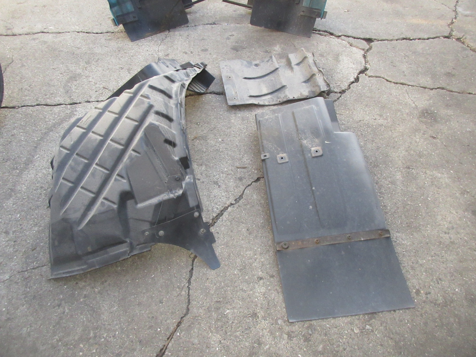 キャビン クオン スタンダードルーフ 2PG-CG5CA