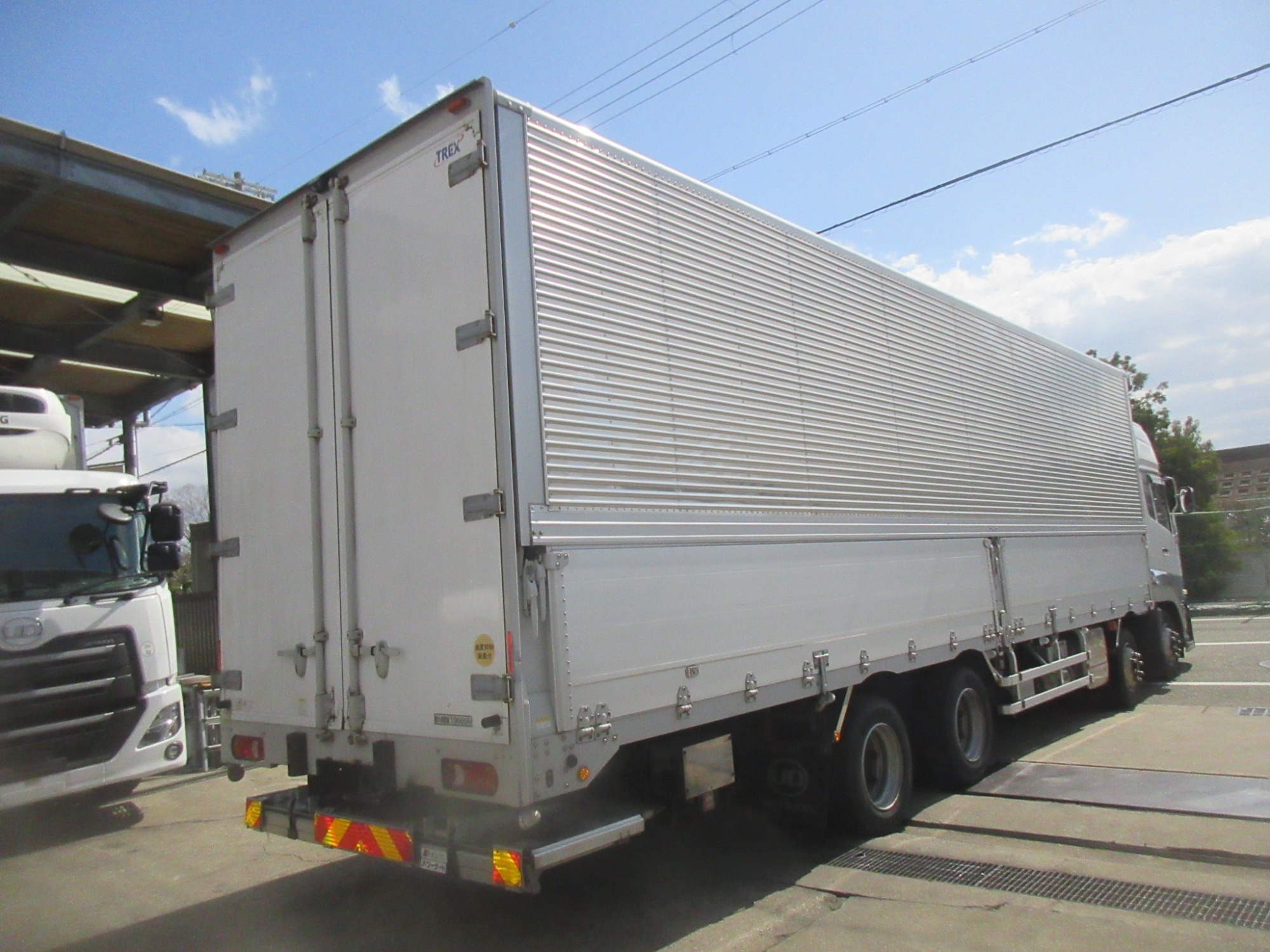 2PGクオン ハイルーフウイング 格納パワーゲート付