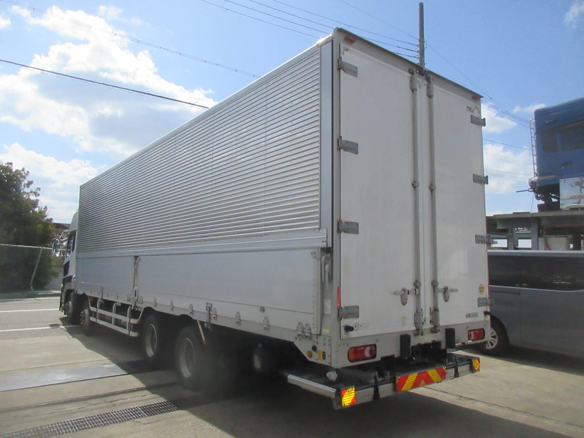 2PGクオン ハイルーフウイング 格納パワーゲート付