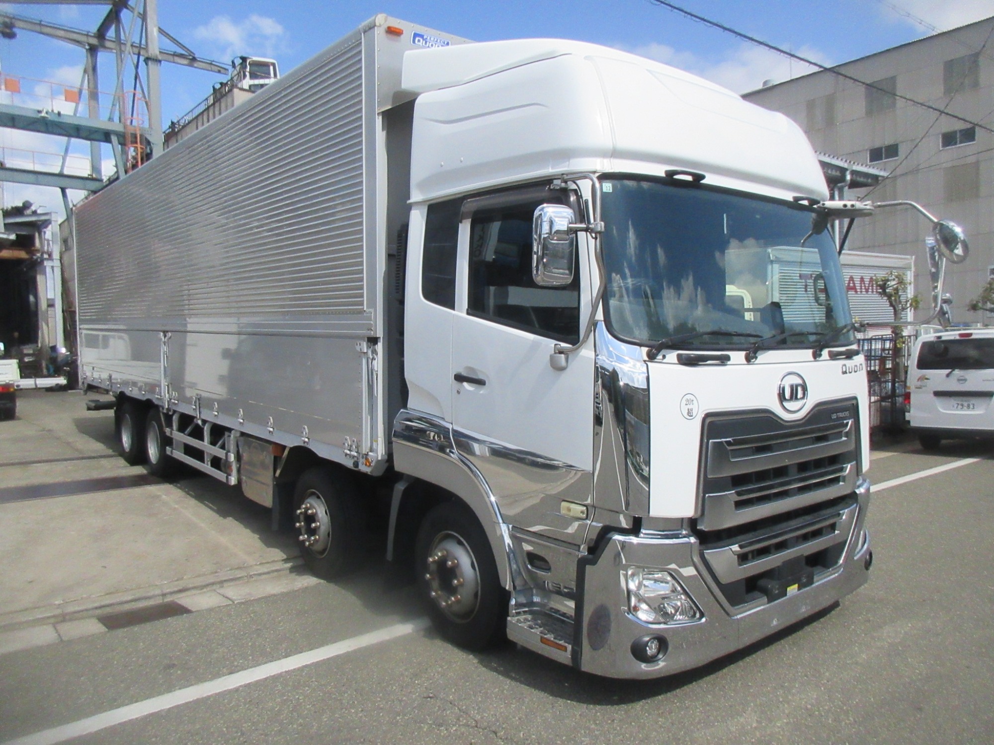 2PGクオン ハイルーフウイング　格納パワーゲート付