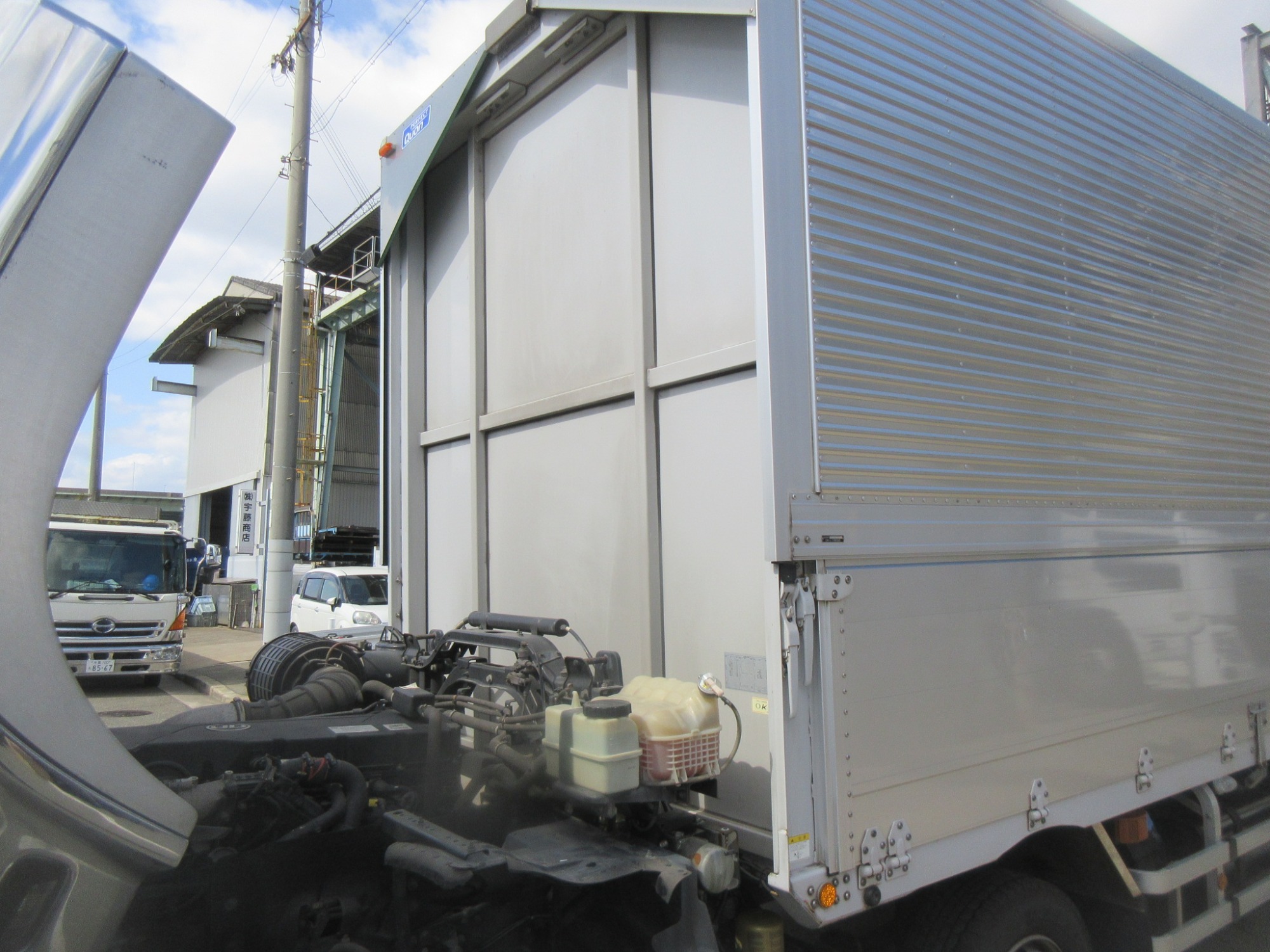 2PGクオン ハイルーフウイング 格納パワーゲート付