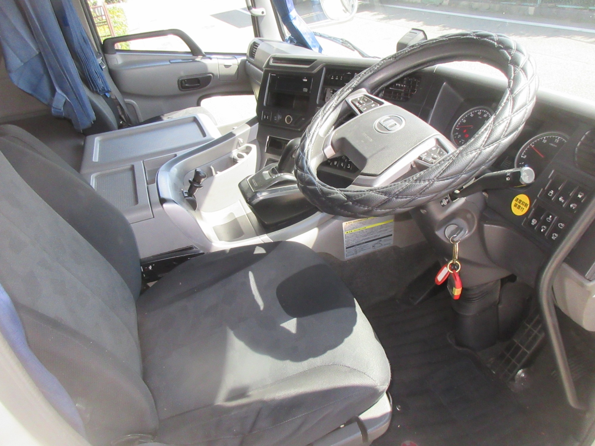 2PGクオン ハイルーフウイング 格納パワーゲート付