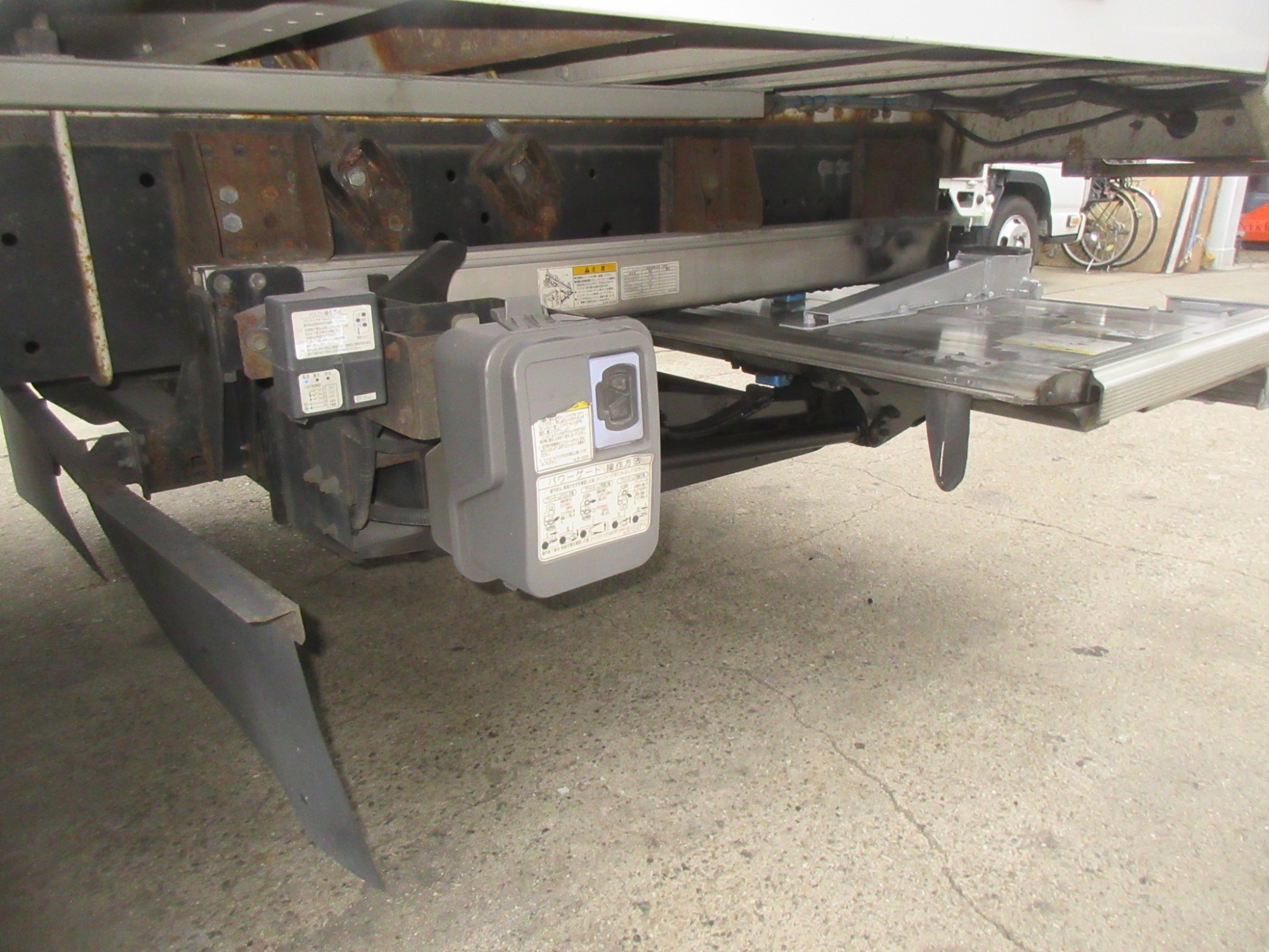 2PGクオン ハイルーフウイング 格納パワーゲート付