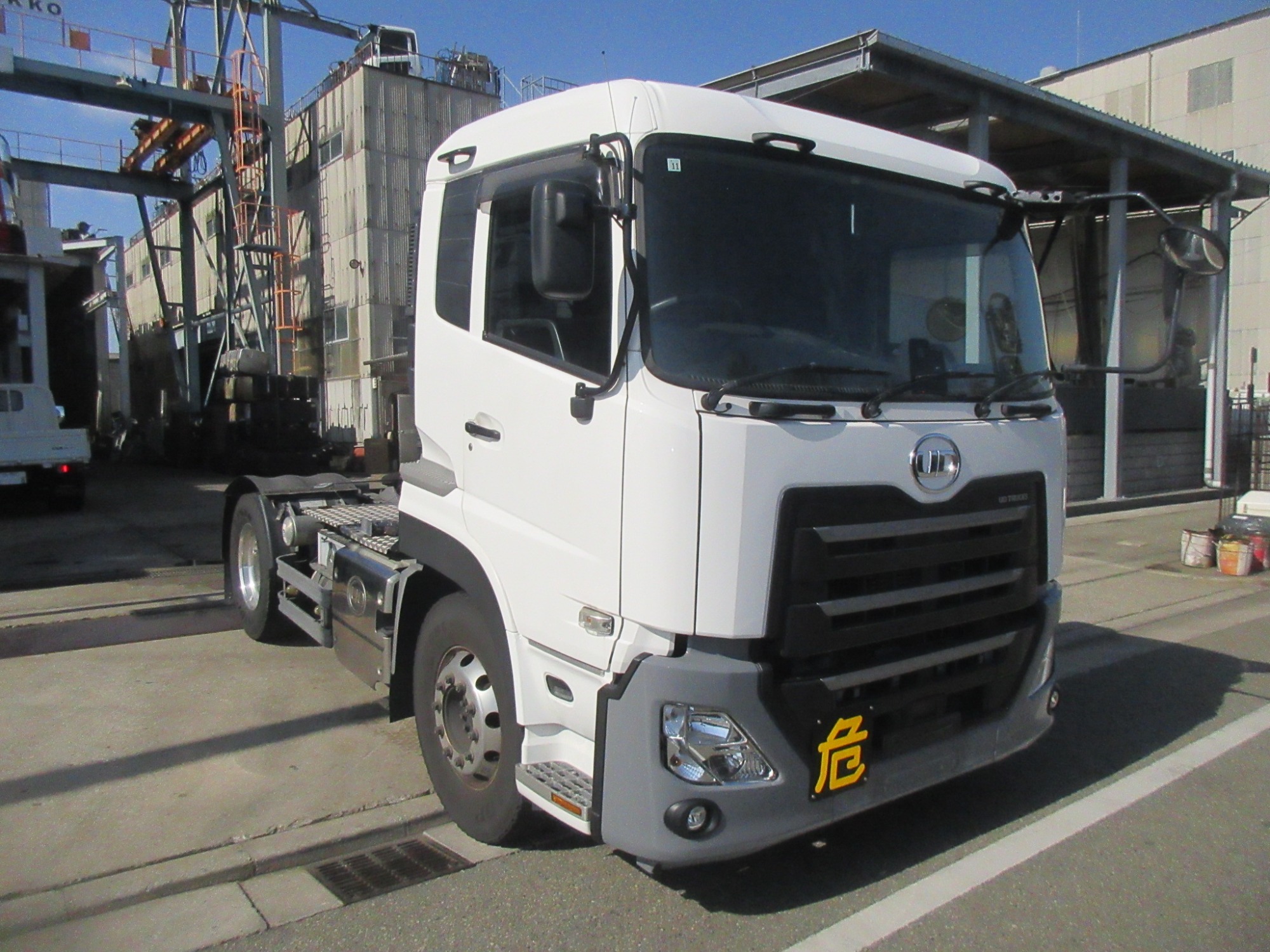 2RGクオントラクタ タンクローリー用