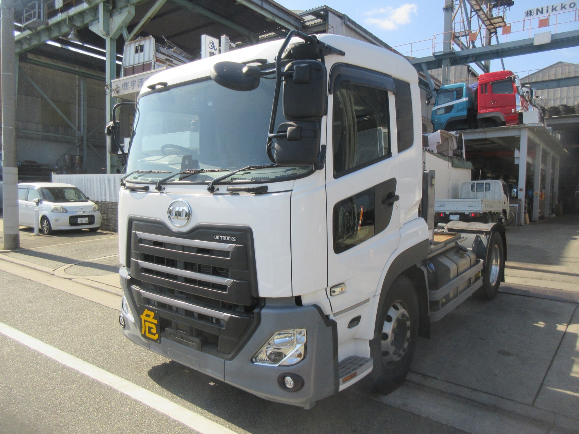 2RGクオントラクタ タンクローリー用