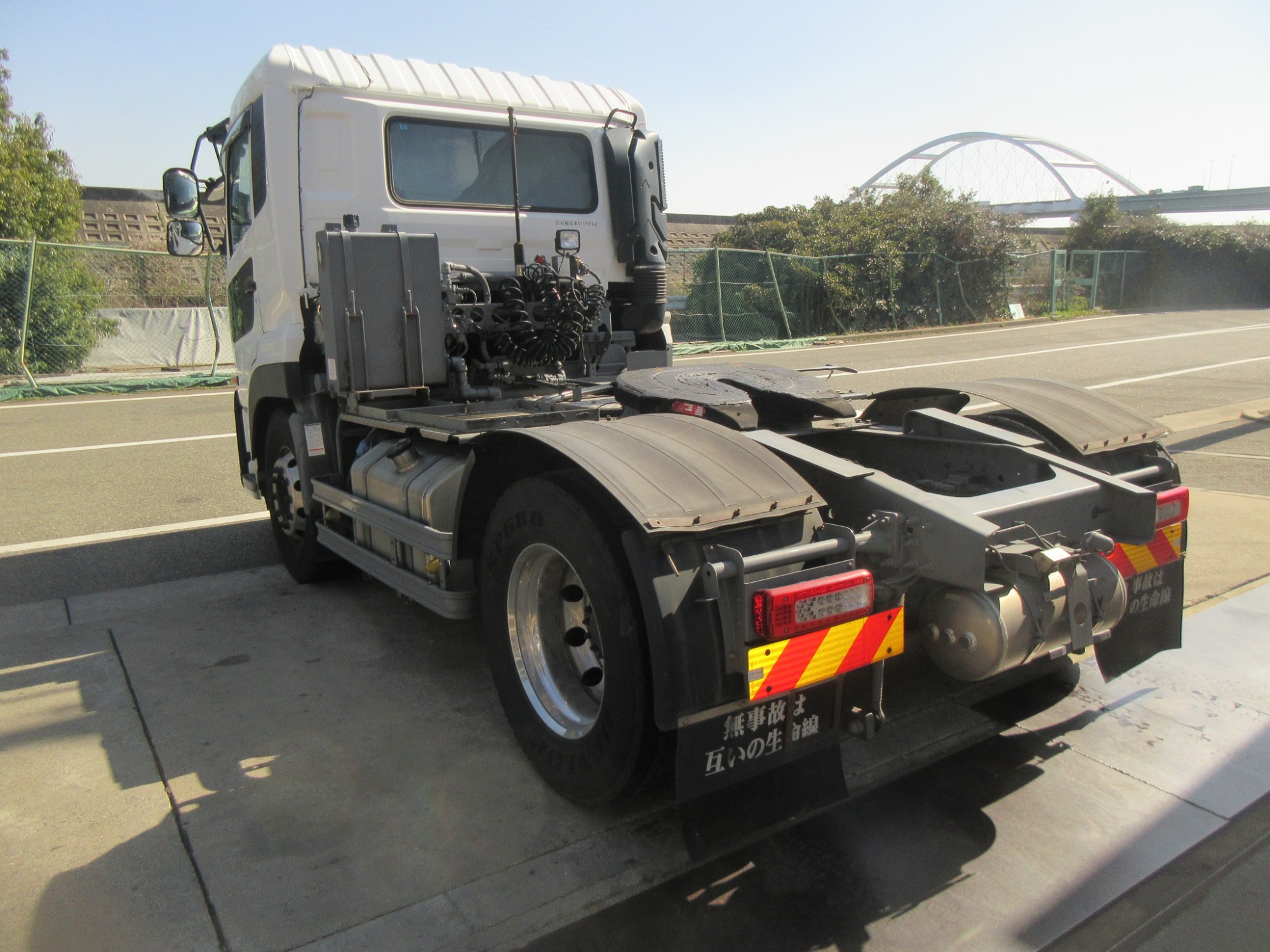 2RGクオントラクタ タンクローリー用