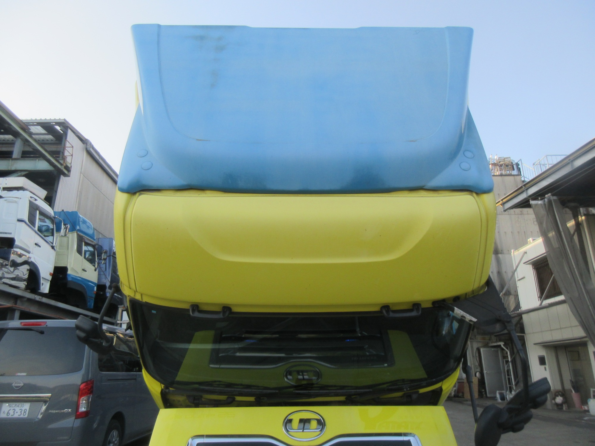 2PGハイルーフクオン ダンプ用ポンプ付11.5トントラクタ